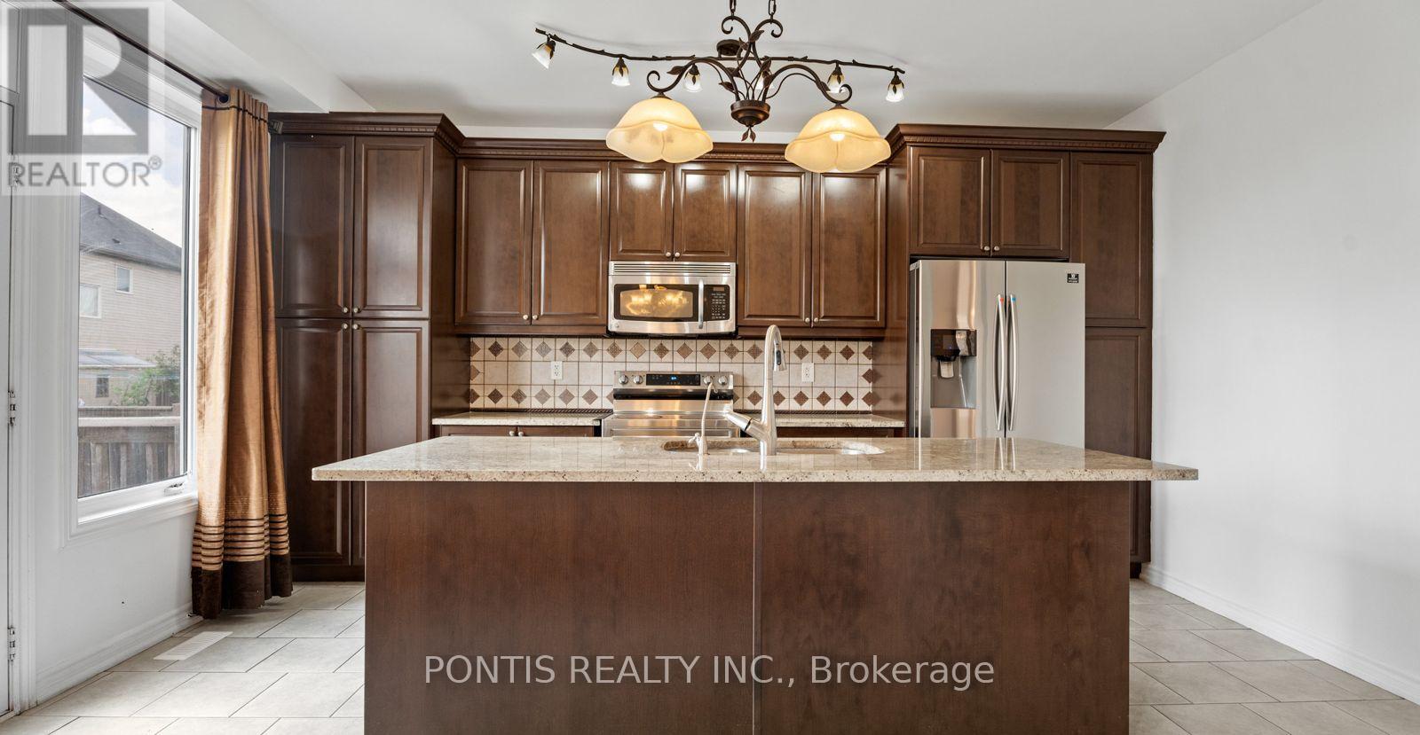22 Mercer Avenue, Brantford, Ontario  N3T 0H1 - Photo 10 - X12407508