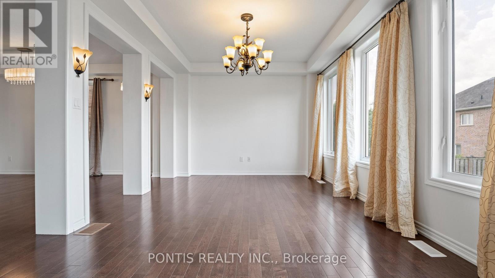 22 Mercer Avenue, Brantford, Ontario  N3T 0H1 - Photo 8 - X12407508
