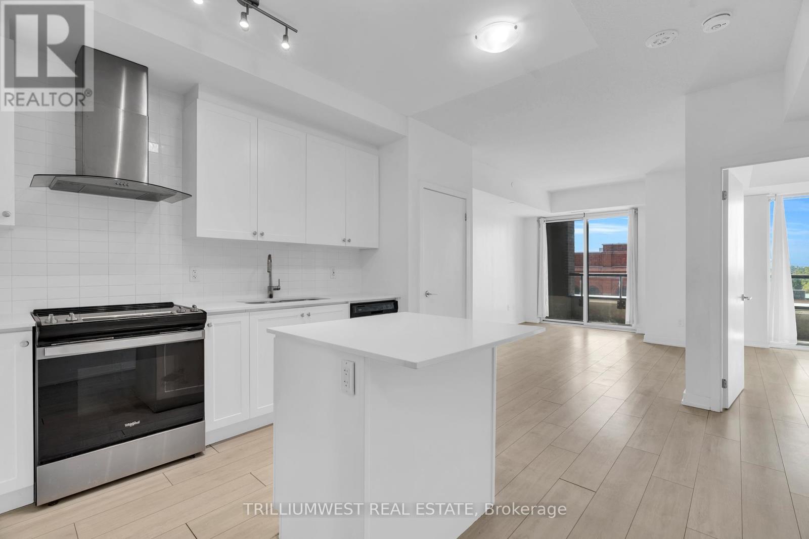 322 - 55 Duke Street W, Kitchener, Ontario  N2H 0C9 - Photo 8 - X12407547