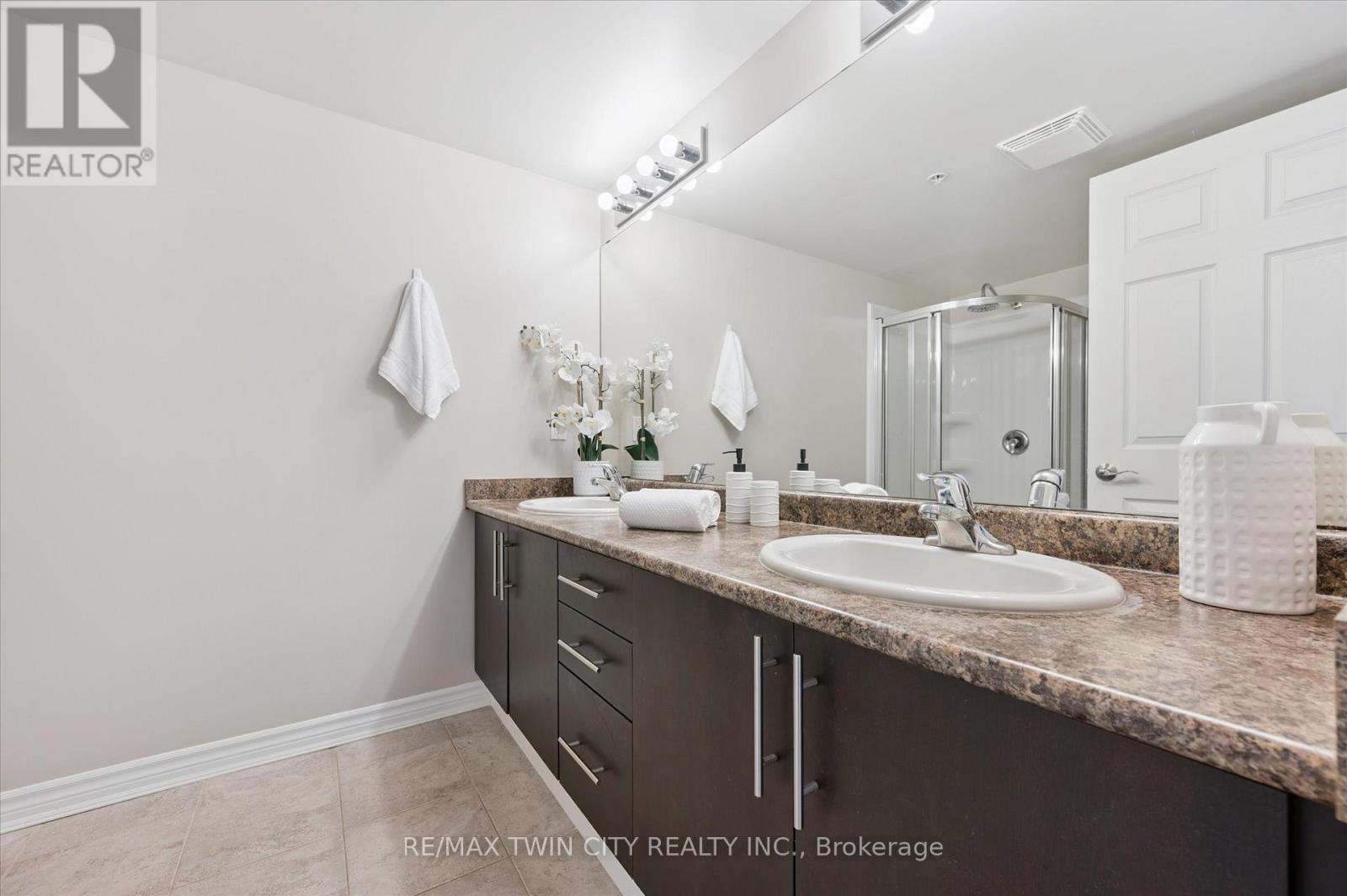 301 - 776 Laurelwood Drive, Waterloo, Ontario  N2V 0A8 - Photo 27 - X12407562
