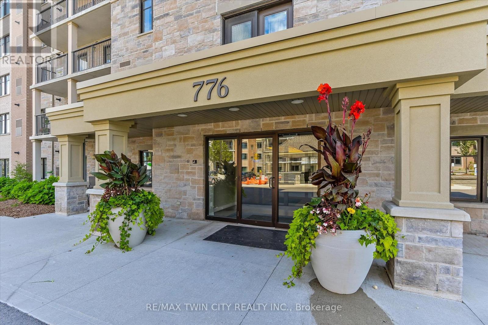 301 - 776 Laurelwood Drive, Waterloo, Ontario  N2V 0A8 - Photo 6 - X12407562