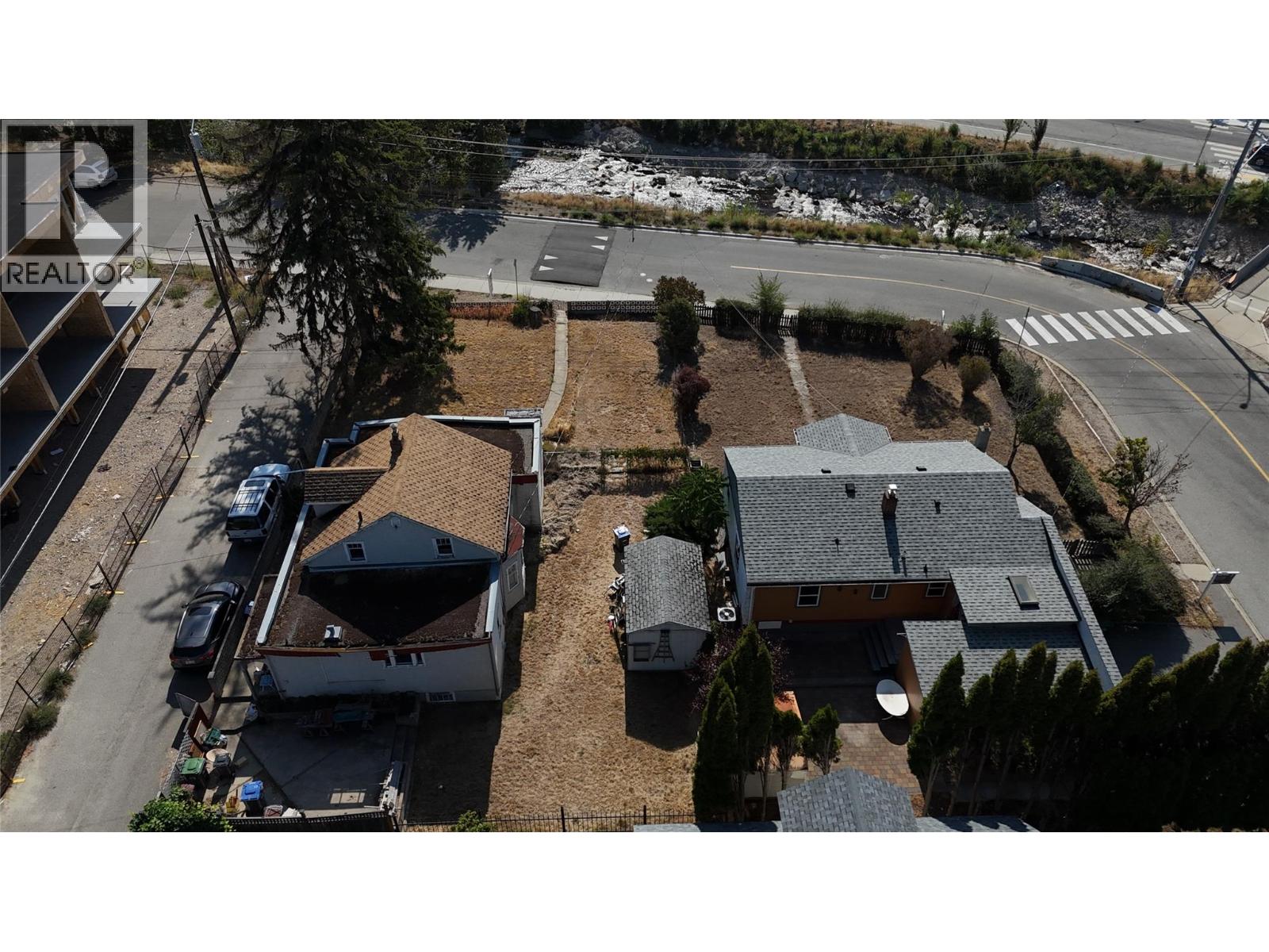 421 Wade Avenue E, Penticton, British Columbia  V2A 1T1 - Photo 2 - 10363040