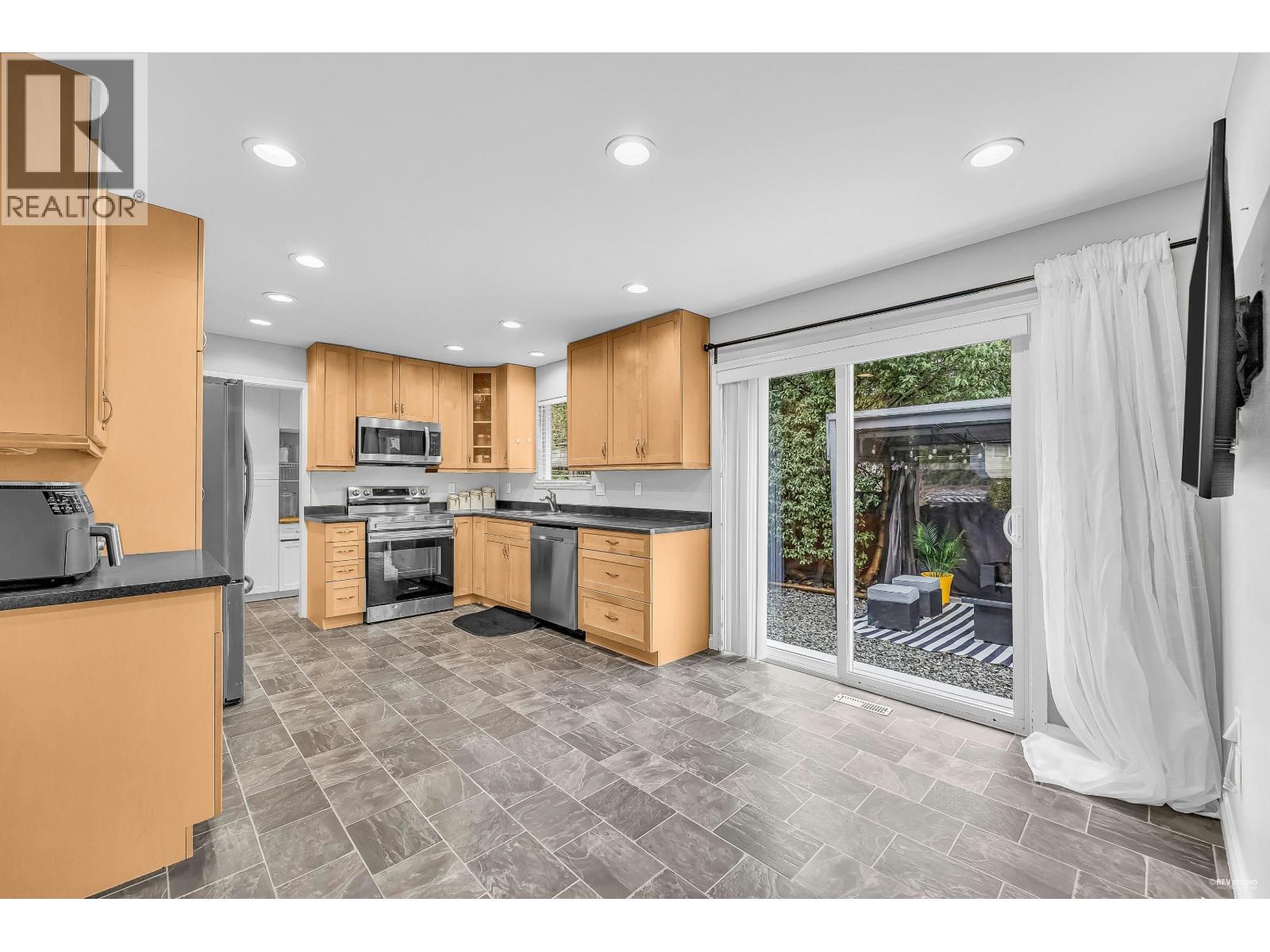 22938 Fuller Avenue, Maple Ridge, British Columbia  V2X 3C5 - Photo 7 - R3048651