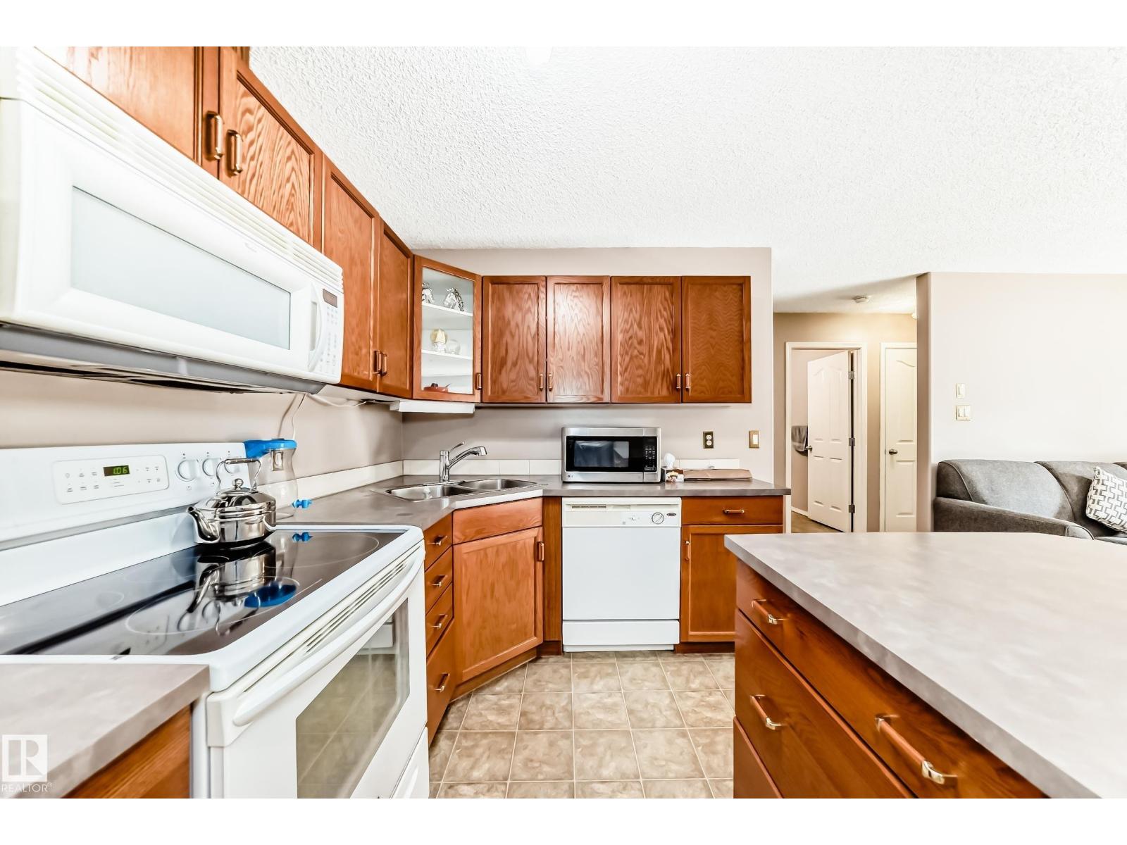 #138 16311 95 St Nw, Edmonton, Alberta  T6Z 3Y5 - Photo 3 - E4458021