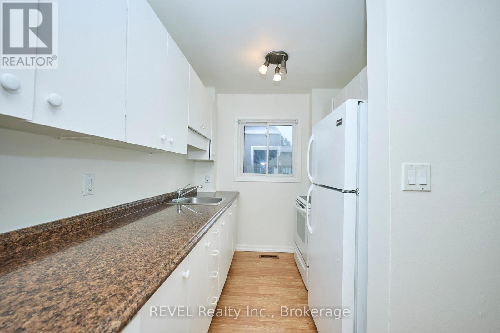 1 - 4215 Meadowvale Drive, Niagara Falls, Ontario  L2E 5W8 - Photo 10 - X12245929