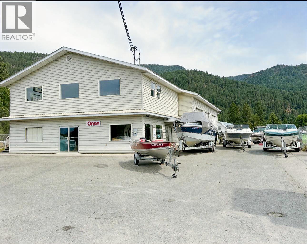 1600 Mcgregor Frontage Road, Christina Lake, British Columbia  V0H 1E0 - Photo 1 - 10348212