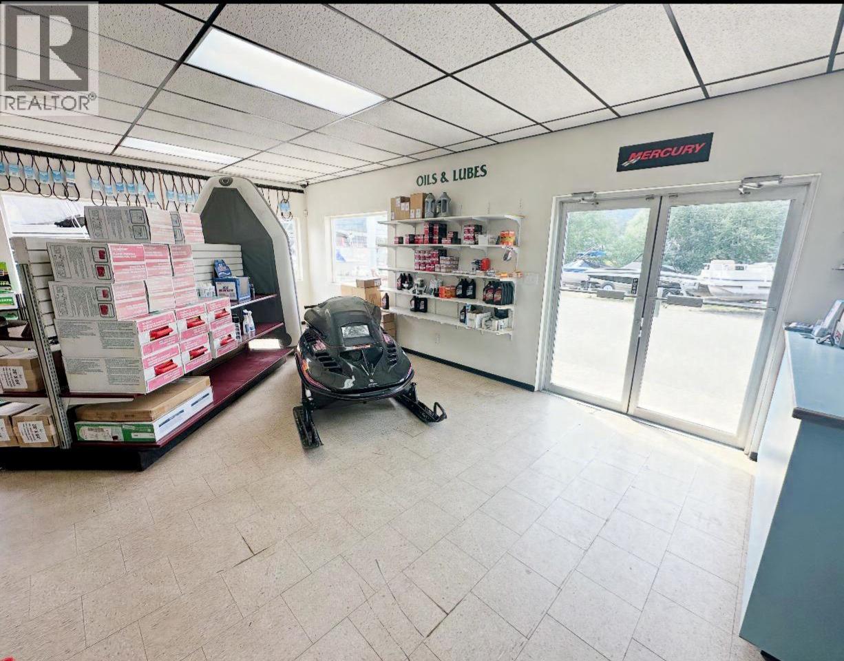 1600 Mcgregor Frontage Road, Christina Lake, British Columbia  V0H 1E0 - Photo 5 - 10348212