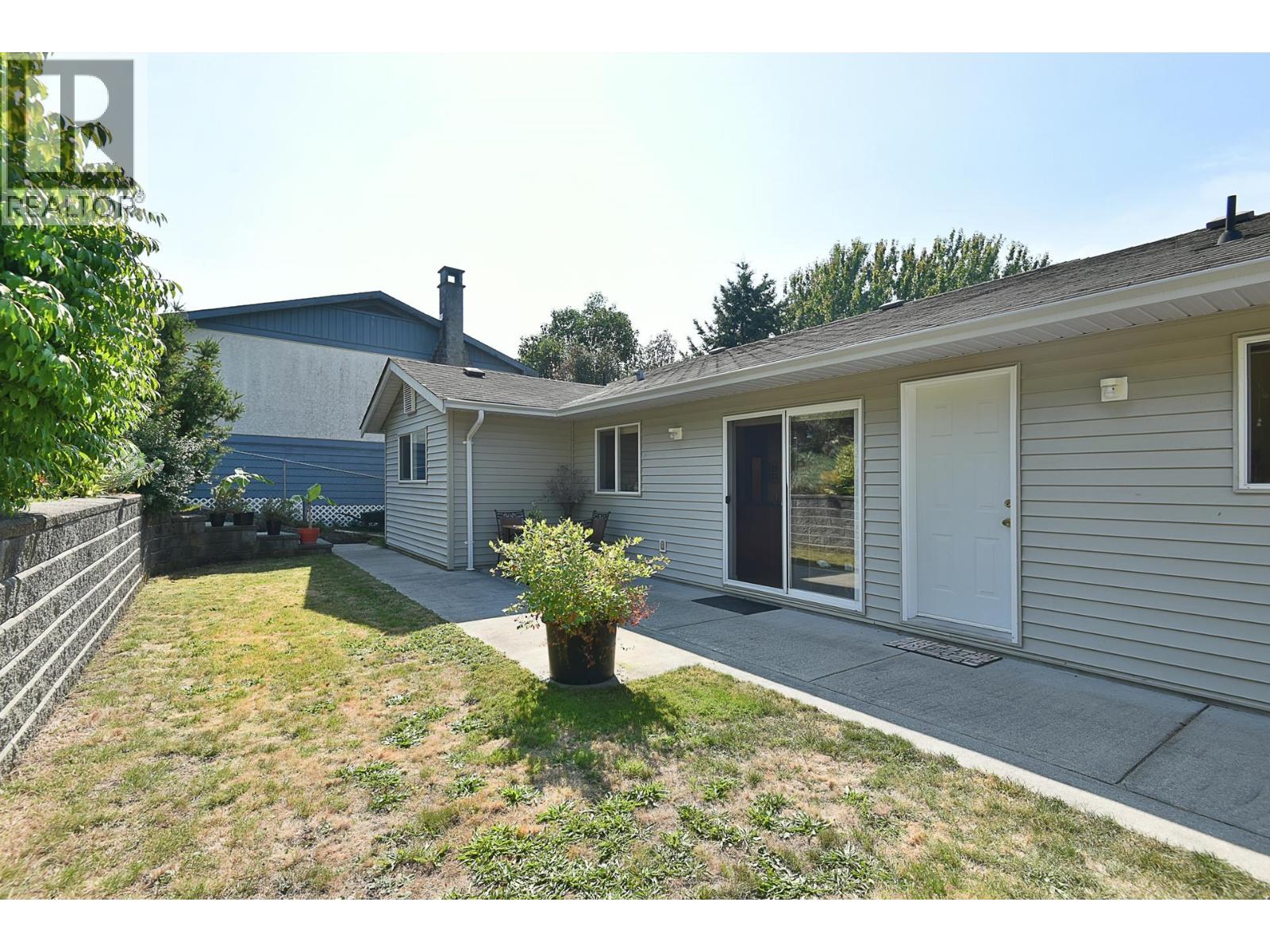 4716 Whitaker Road, Sechelt, British Columbia V7Z 0E6 - Photo 14 - R3047659