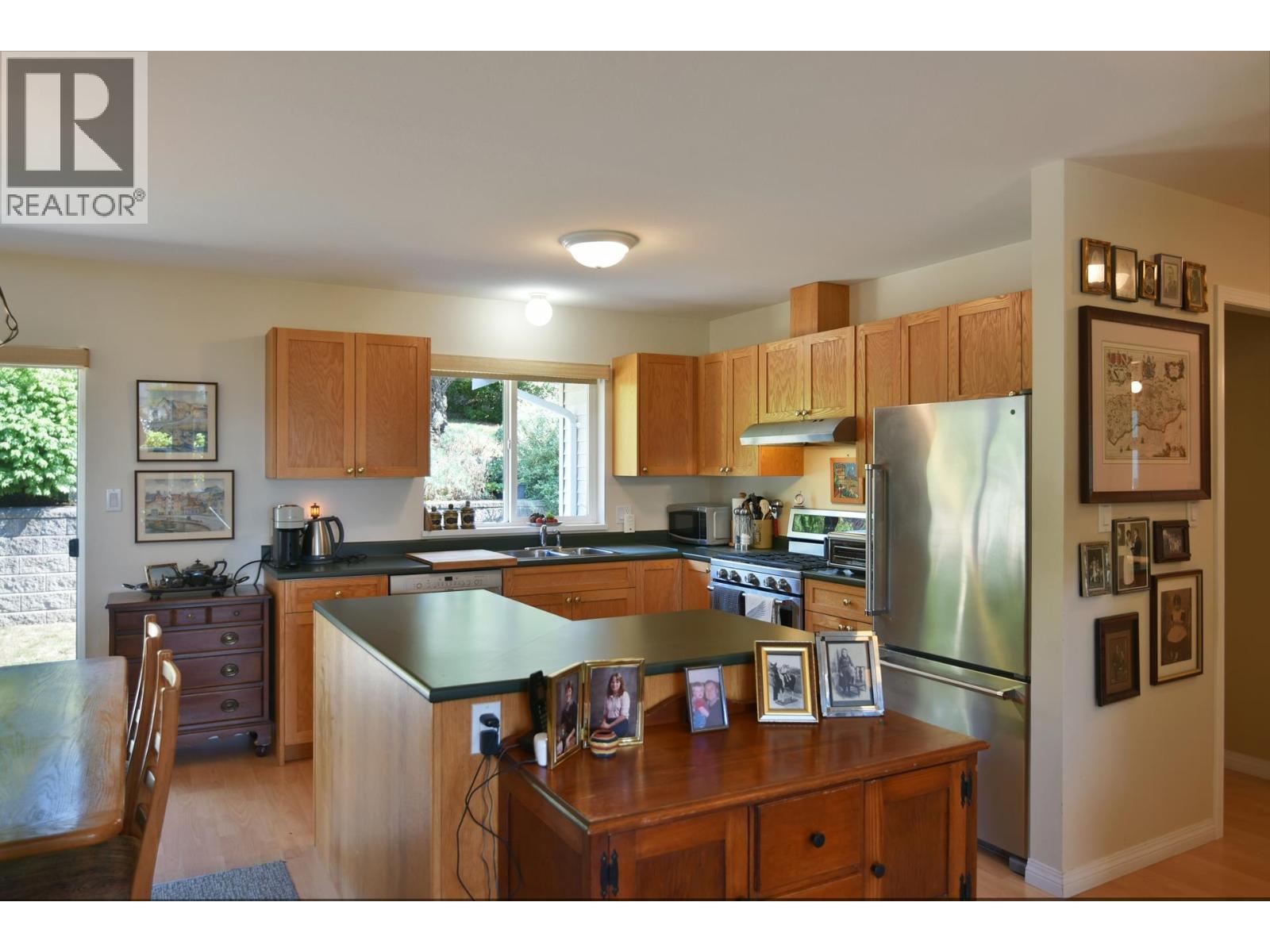 4716 Whitaker Road, Sechelt, British Columbia V7Z 0E6 - Photo 6 - R3047659