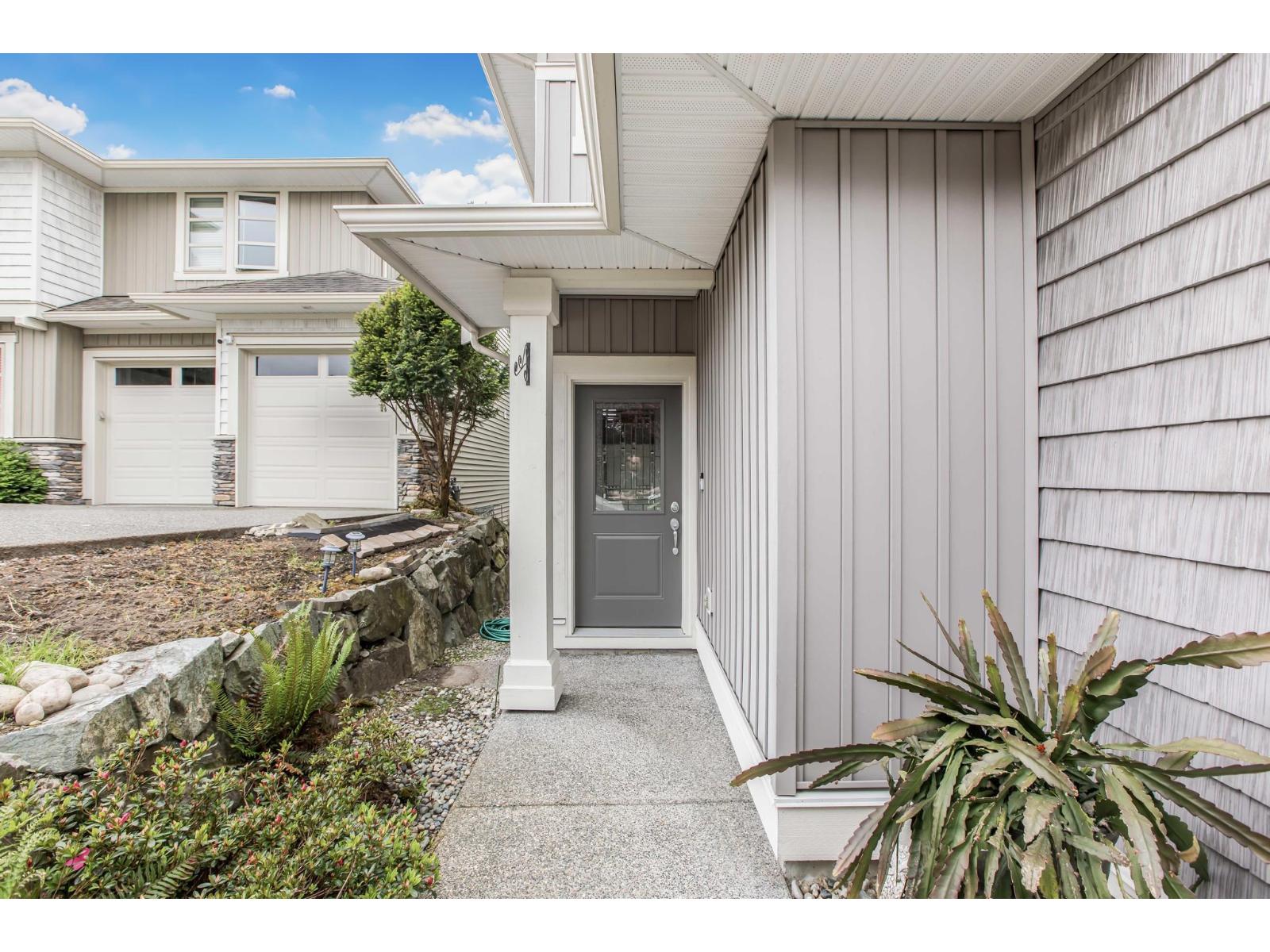 34286 Lukiv Terrace, Abbotsford, British Columbia  V2S 0E5 - Photo 2 - R3048316