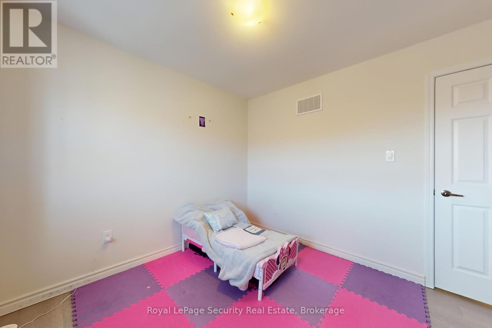 55 Golden Springs Drive, Brampton, Ontario  L7A 0C7 - Photo 38 - W12400781