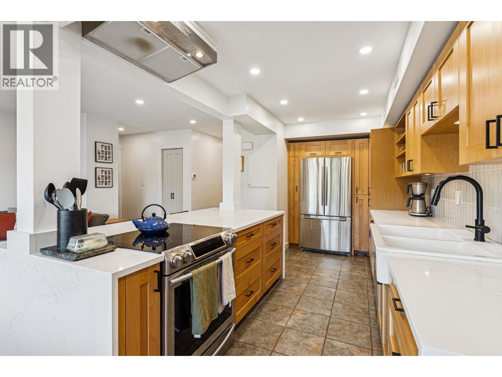 1053 Old Lillooet Road, North Vancouver, British Columbia  V7J 3H6 - Photo 4 - R3048595