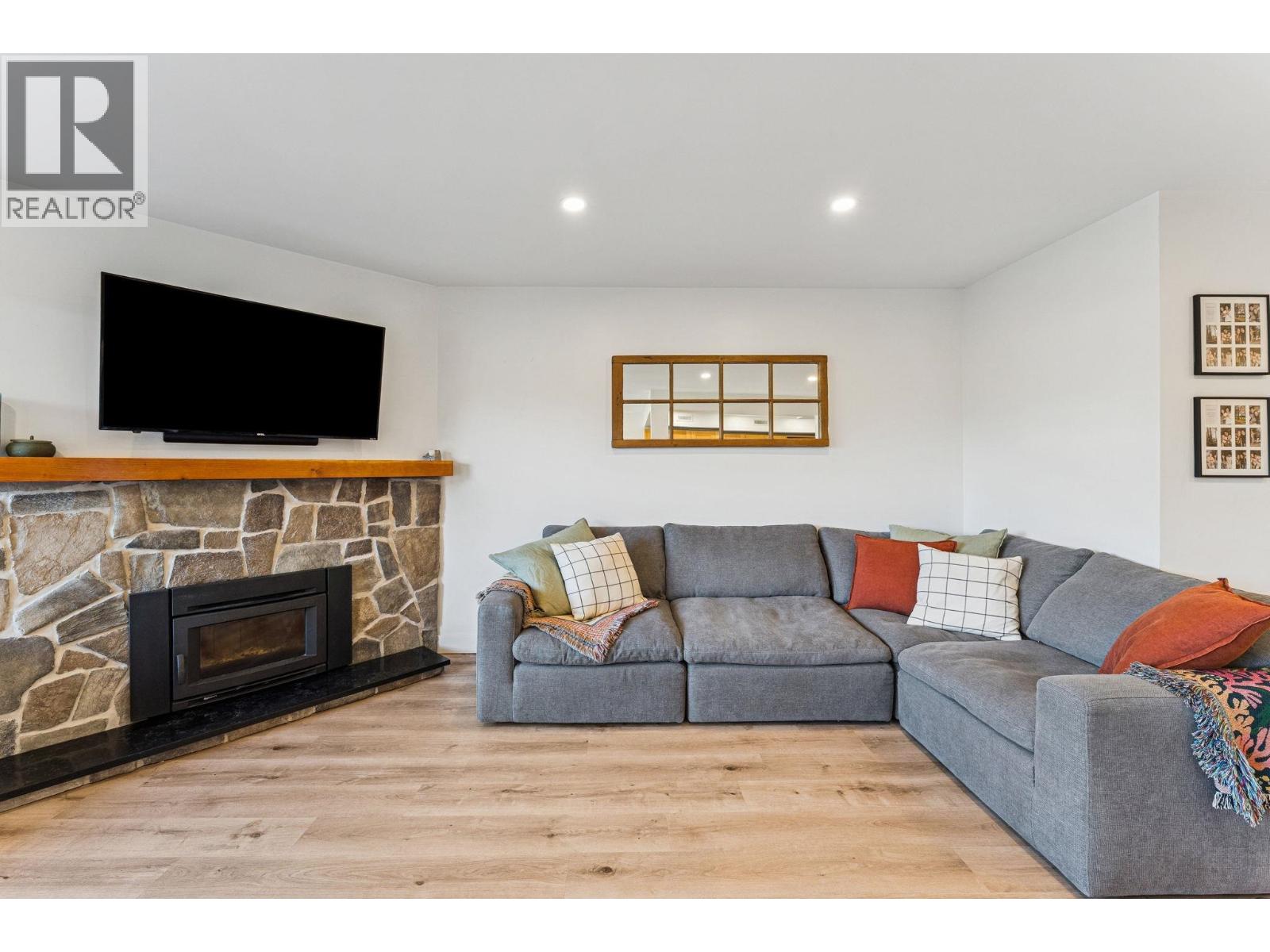 1053 Old Lillooet Road, North Vancouver, British Columbia  V7J 3H6 - Photo 12 - R3048595