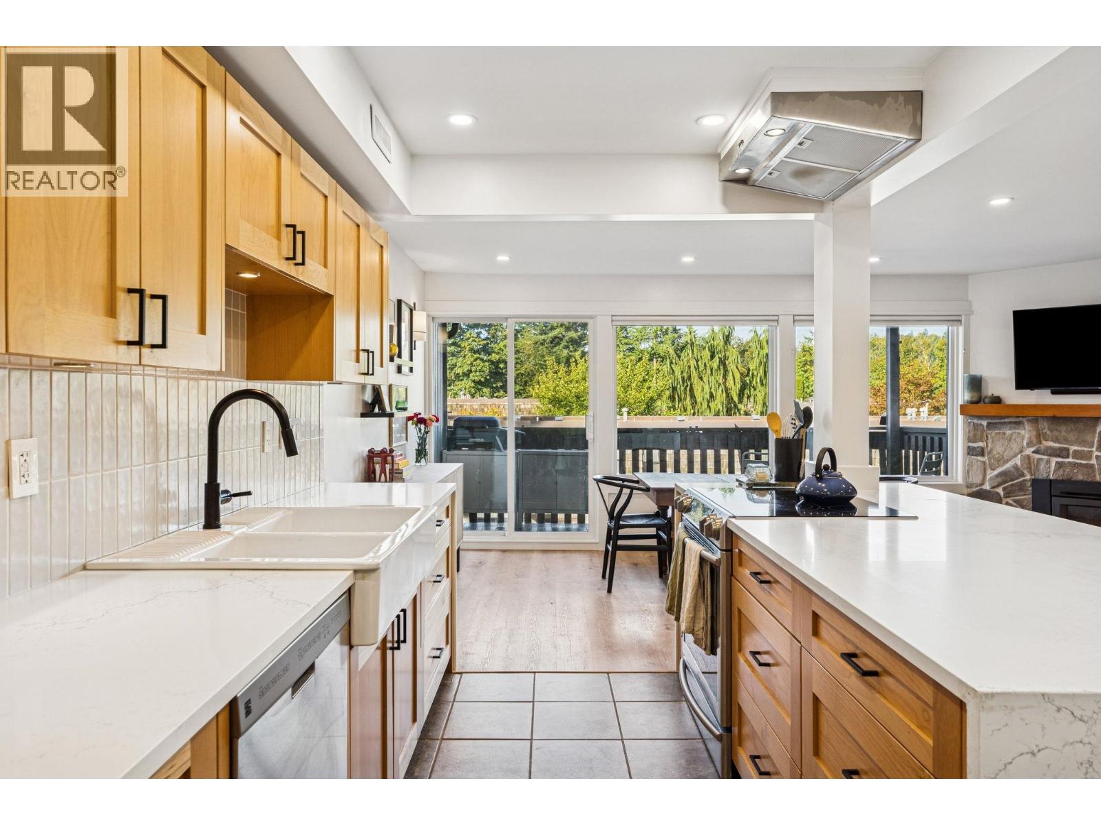 1053 Old Lillooet Road, North Vancouver, British Columbia  V7J 3H6 - Photo 6 - R3048595