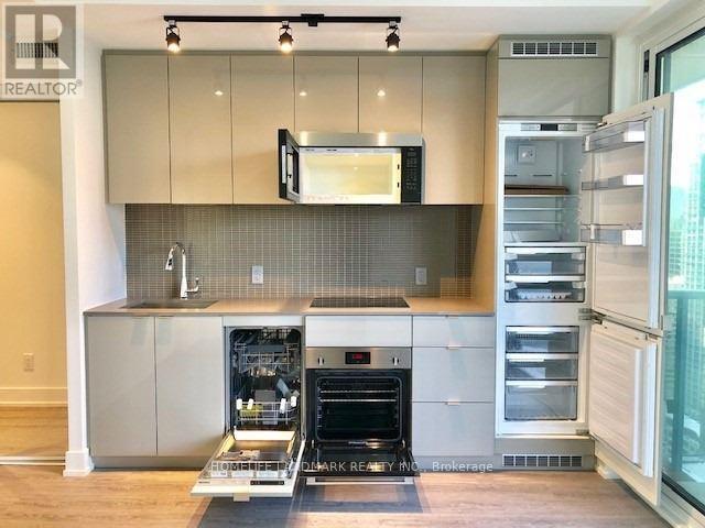 2902 - 7 Grenville Street, Toronto, Ontario  M4Y 1X3 - Photo 3 - C12407678