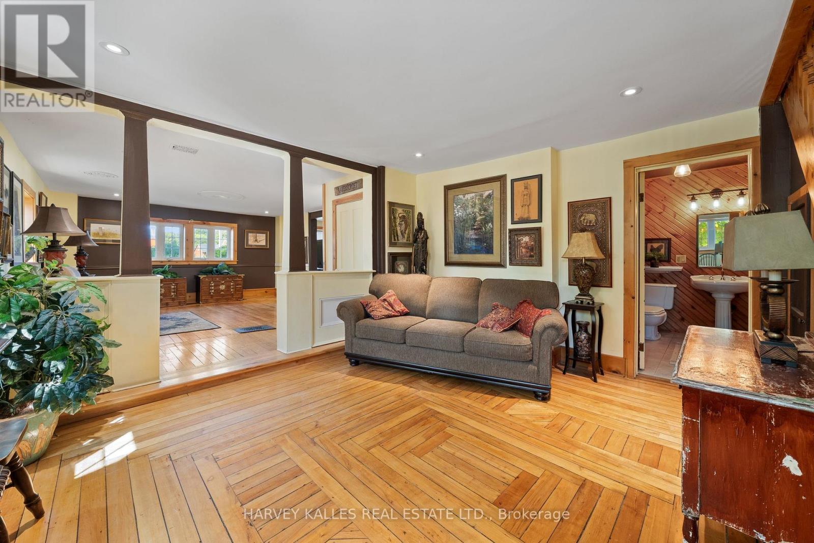 13667 Loyalist Parkway, Prince Edward County, Ontario  K0K 2T0 - Photo 10 - X12369439