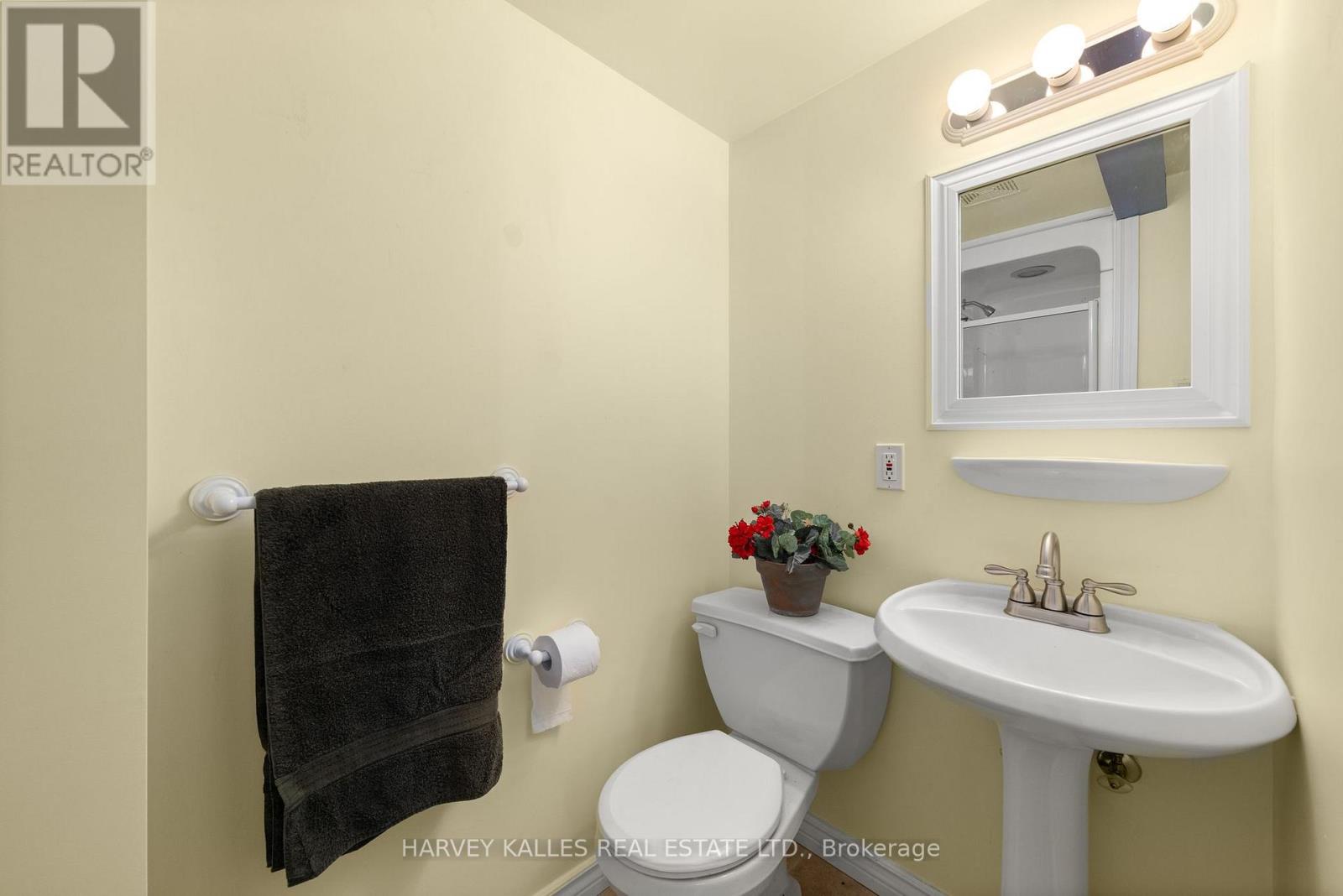 13667 Loyalist Parkway, Prince Edward County, Ontario  K0K 2T0 - Photo 24 - X12369439