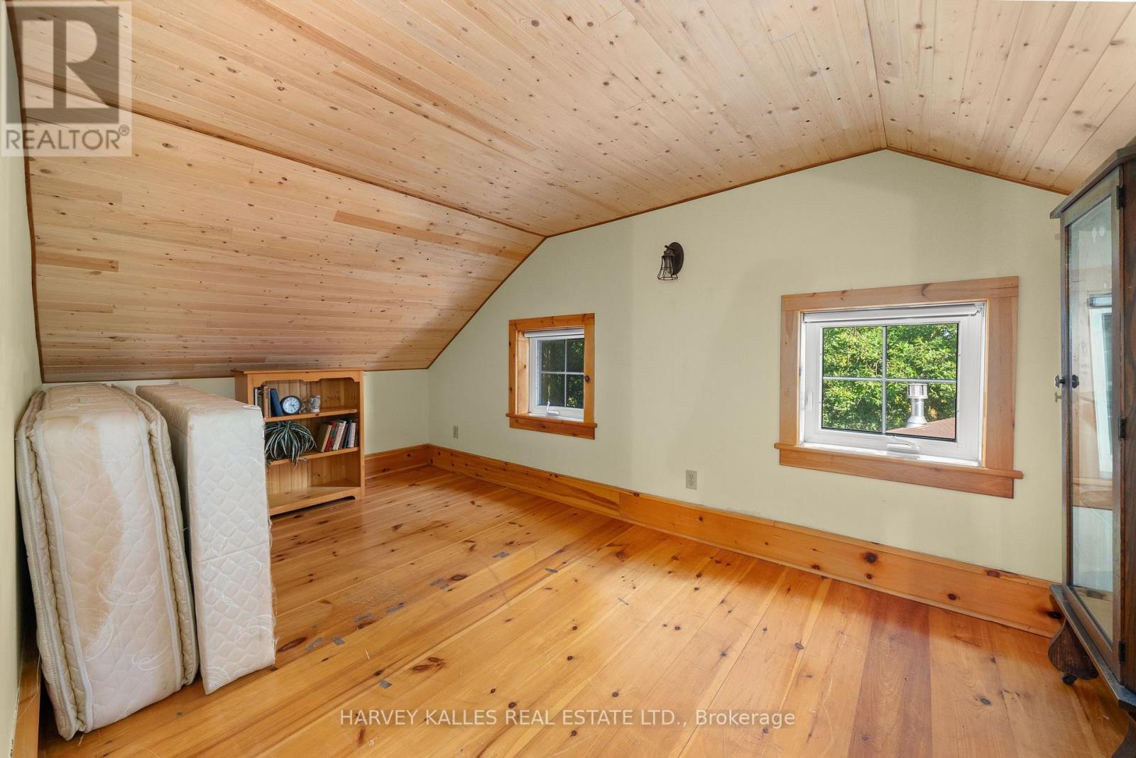 13667 Loyalist Parkway, Prince Edward County, Ontario  K0K 2T0 - Photo 27 - X12369439