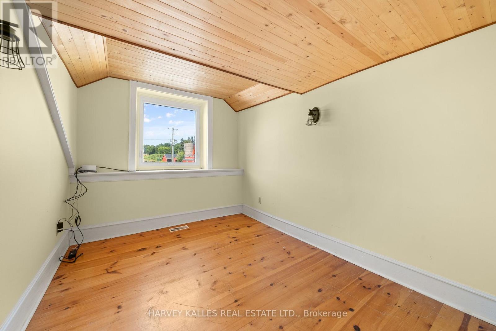 13667 Loyalist Parkway, Prince Edward County, Ontario  K0K 2T0 - Photo 26 - X12369439