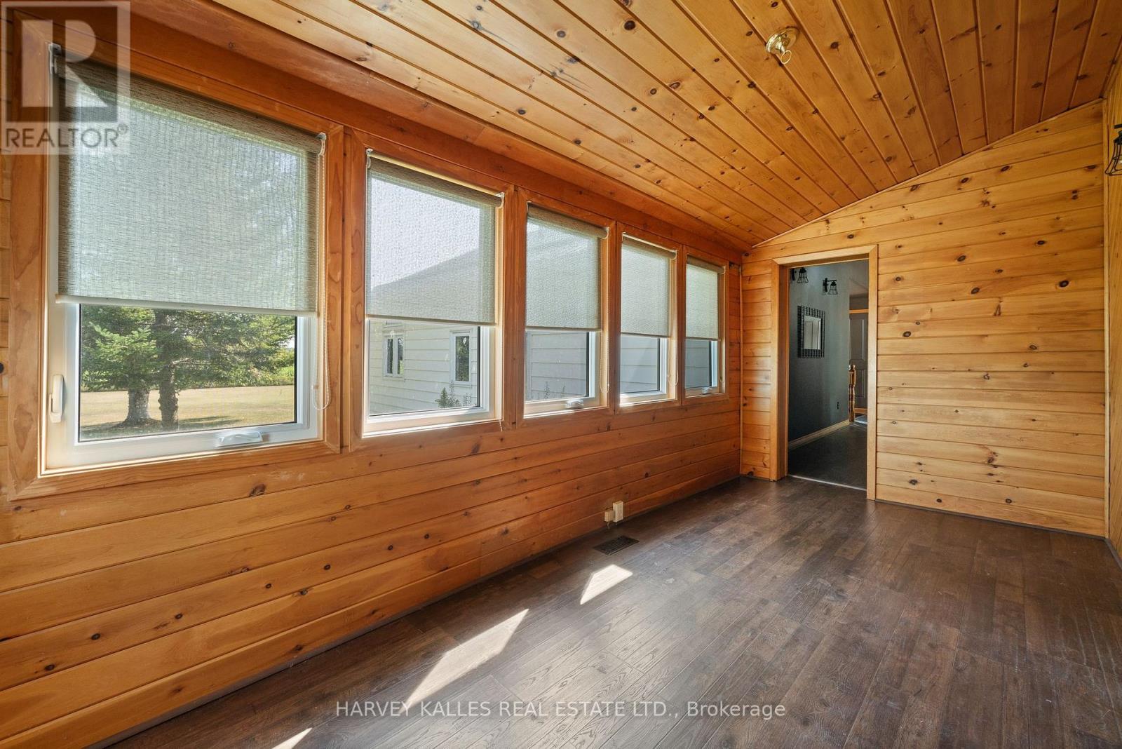 13667 Loyalist Parkway, Prince Edward County, Ontario  K0K 2T0 - Photo 33 - X12369439