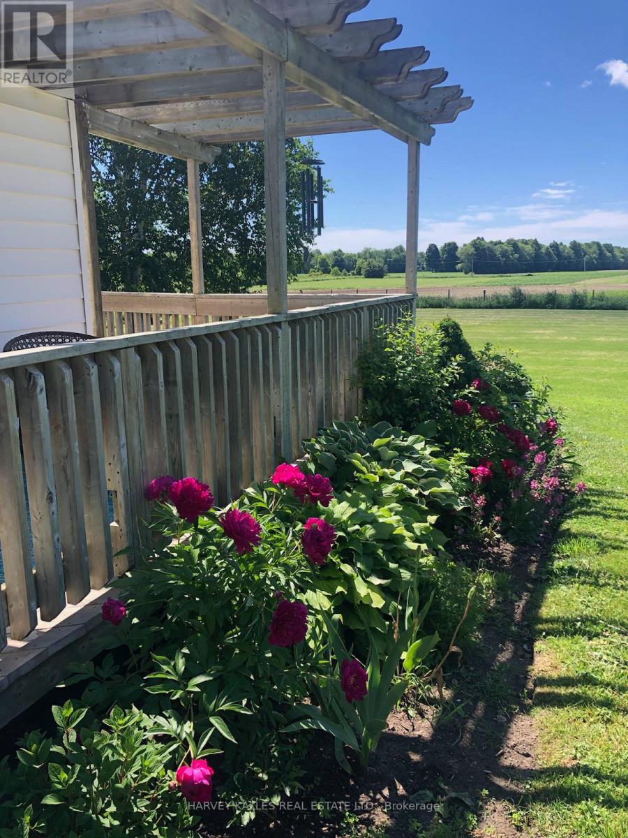 13667 Loyalist Parkway, Prince Edward County, Ontario  K0K 2T0 - Photo 42 - X12369439