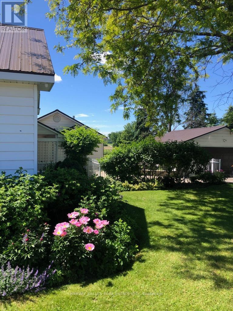 13667 Loyalist Parkway, Prince Edward County, Ontario  K0K 2T0 - Photo 43 - X12369439