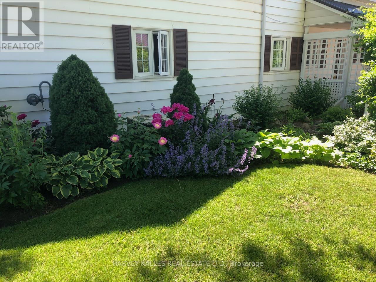 13667 Loyalist Parkway, Prince Edward County, Ontario  K0K 2T0 - Photo 44 - X12369439