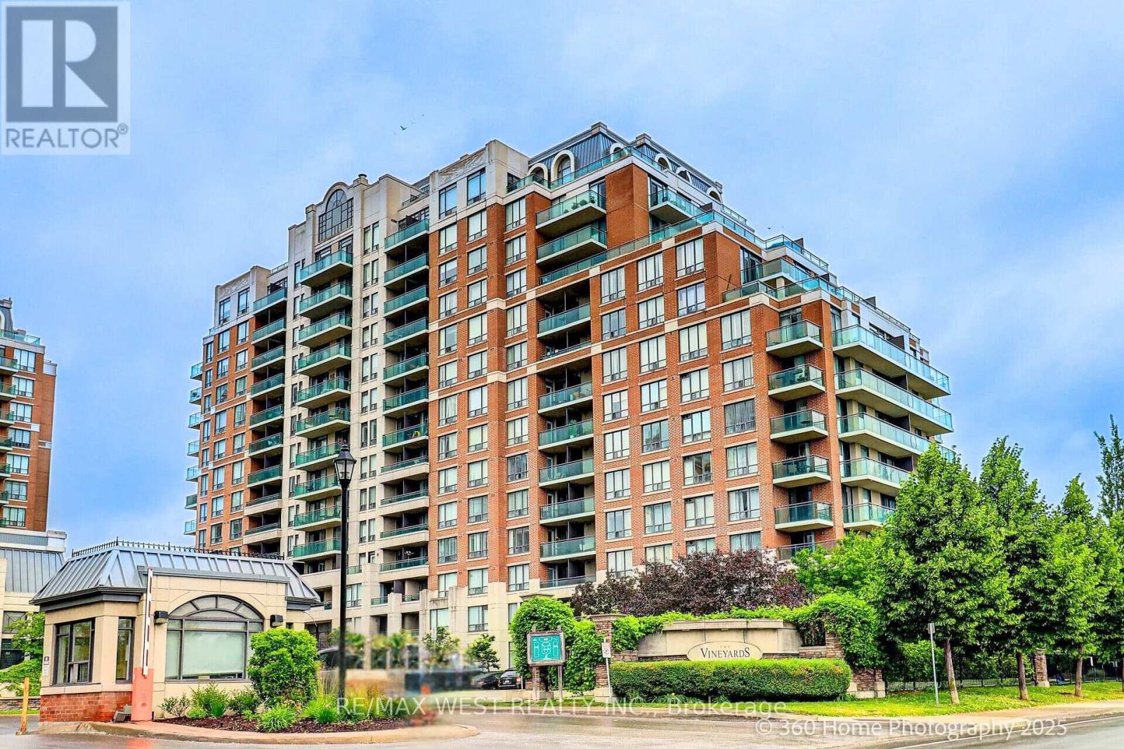802 - 350 RED MAPLE ROAD N, Richmond Hill, Ontario
