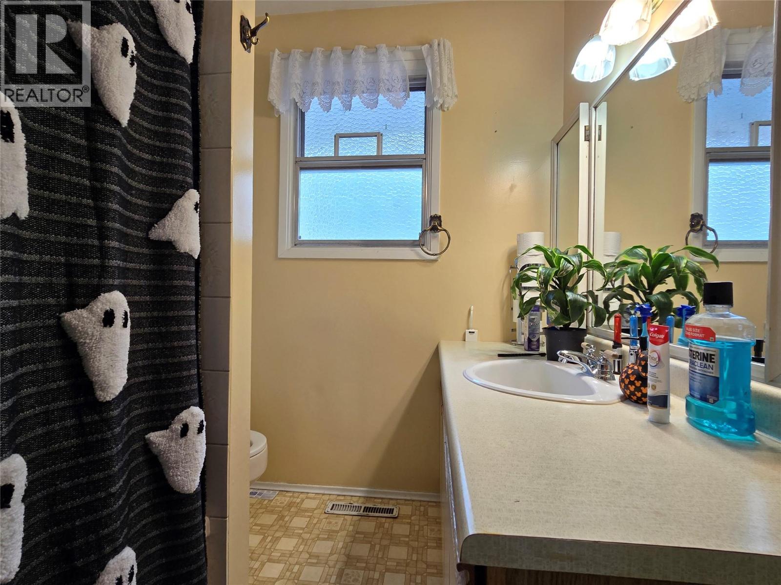 100 Barnes Street, Ashcroft, British Columbia  V0K 1A0 - Photo 32 - 10355448