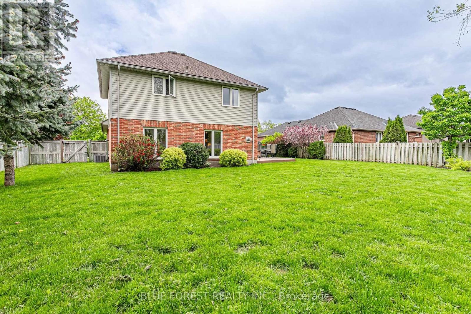 49 Parkview Drive, Thames Centre, Ontario  N0L 1G2 - Photo 28 - X12407707