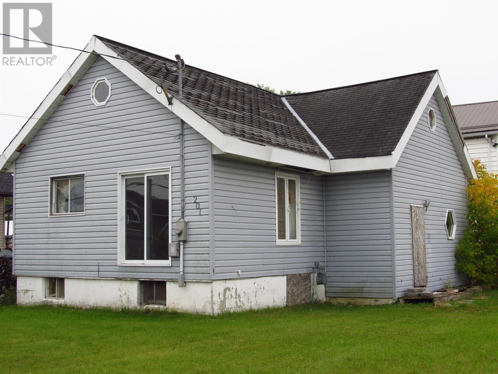 201 Fourth Ave Se, Geraldton, Ontario  P0T 1M0 - Photo 1 - TB252954