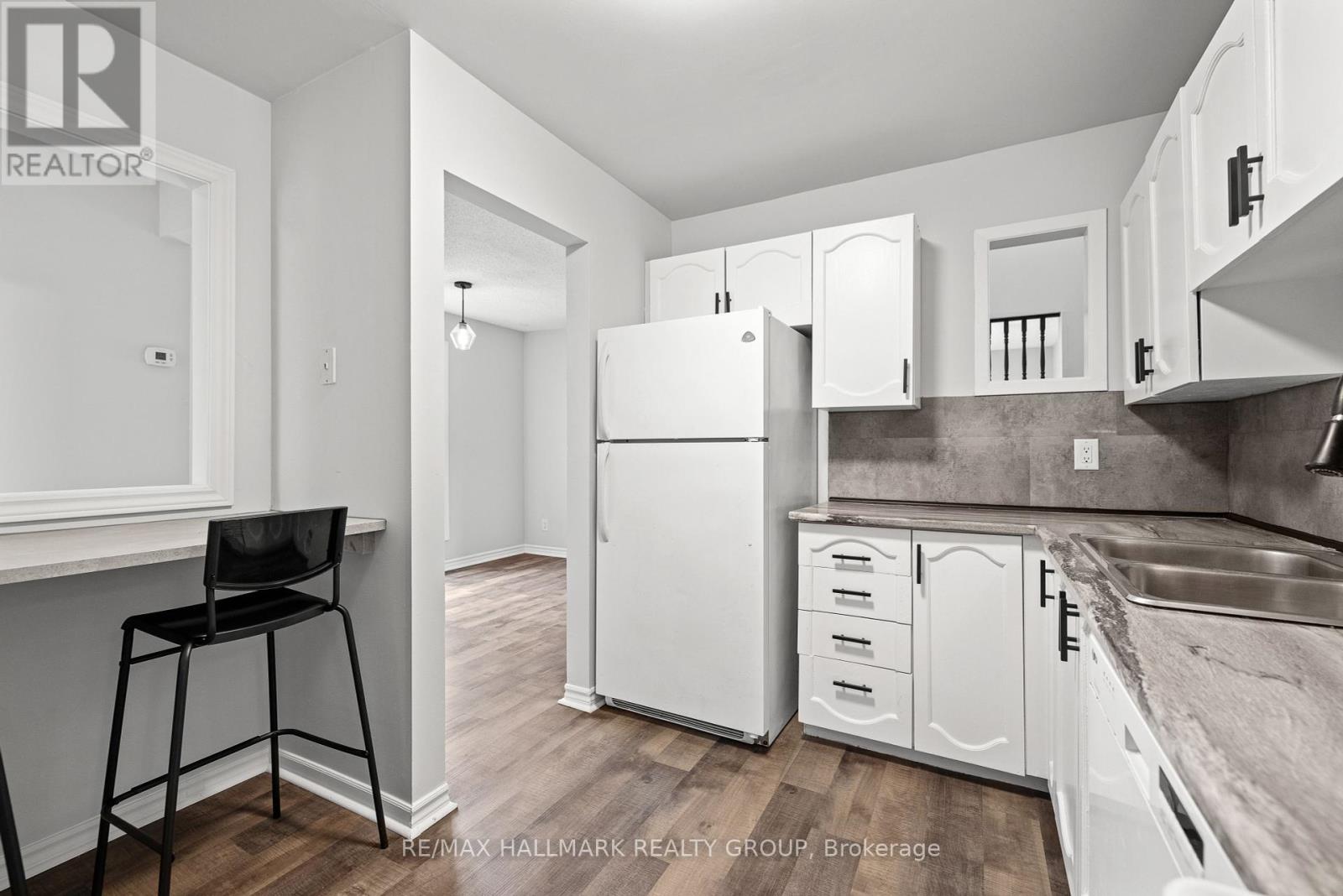 1083 Millwood Court, Ottawa, Ontario  K1C 3E9 - Photo 10 - X12407785