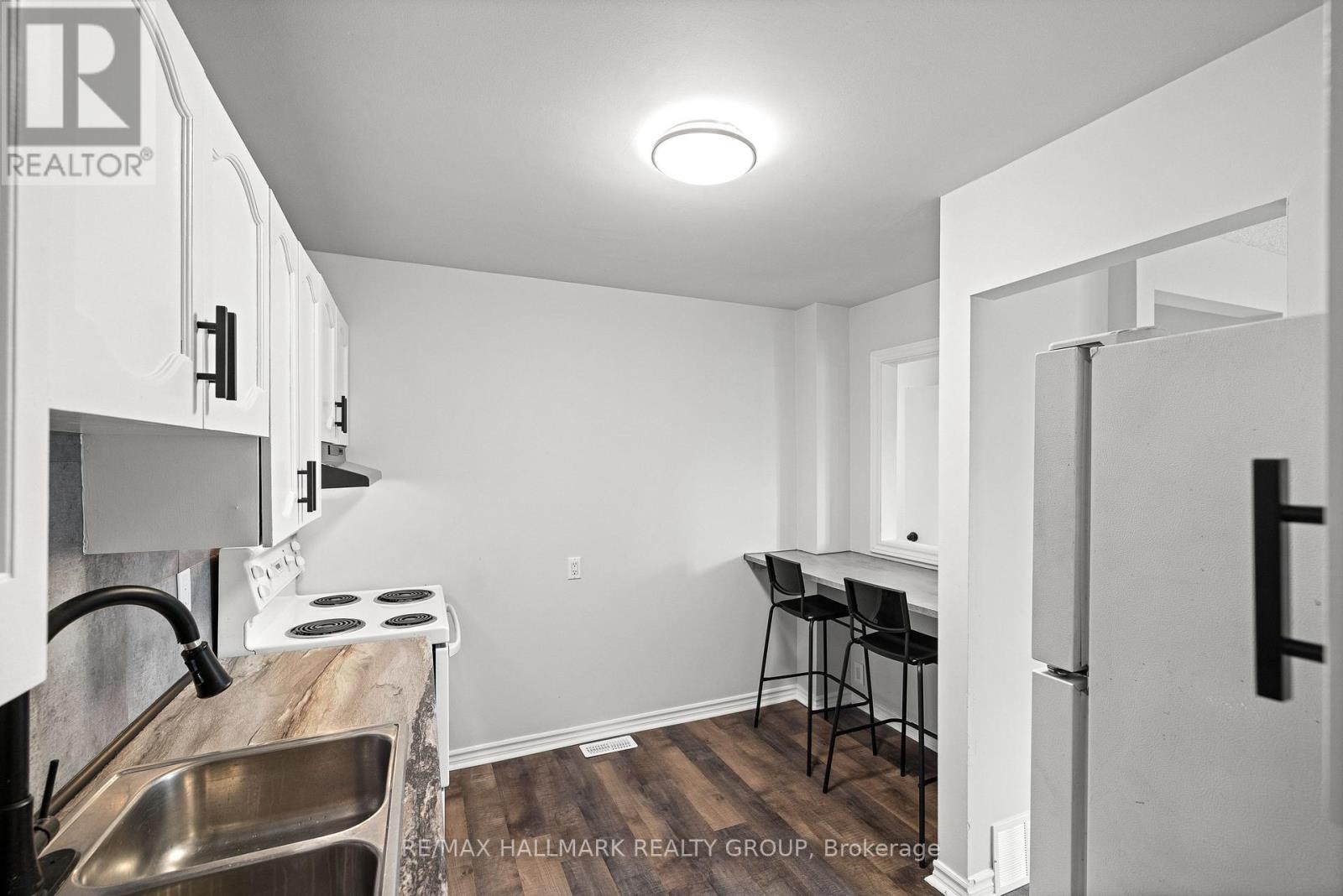 1083 Millwood Court, Ottawa, Ontario  K1C 3E9 - Photo 12 - X12407785