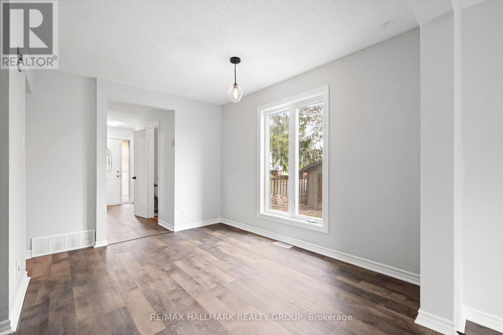 1083 Millwood Court, Ottawa, Ontario  K1C 3E9 - Photo 23 - X12407785