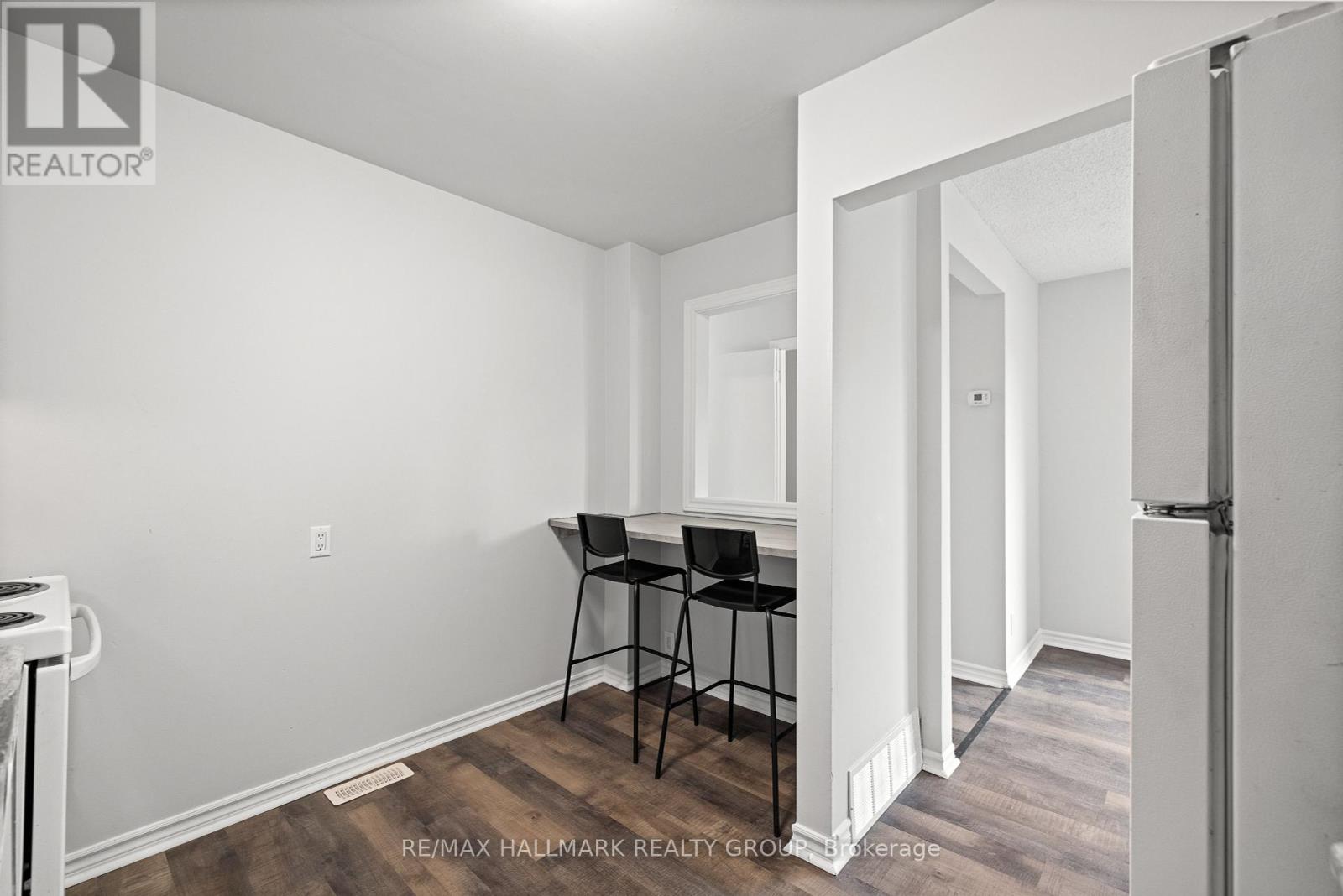 1083 Millwood Court, Ottawa, Ontario  K1C 3E9 - Photo 9 - X12407785