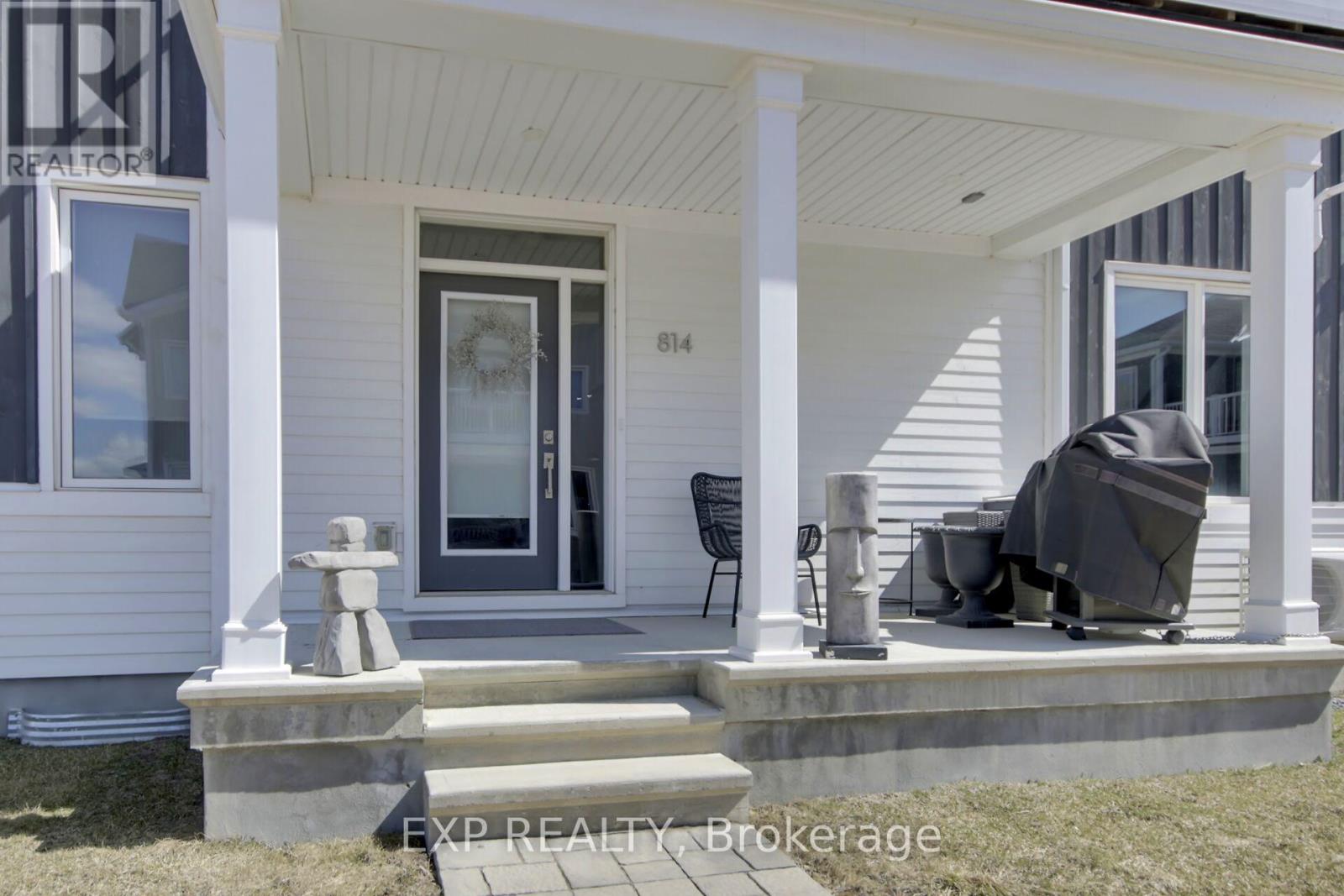814 Bascule Place, Ottawa, Ontario  K0A 2Z0 - Photo 2 - X12407815