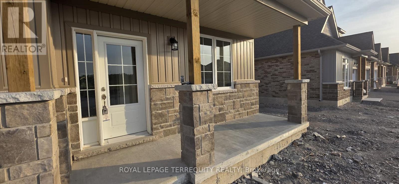 69 Hillcroft Way, Kawartha Lakes, Ontario  K0M 1A0 - Photo 3 - X12337293