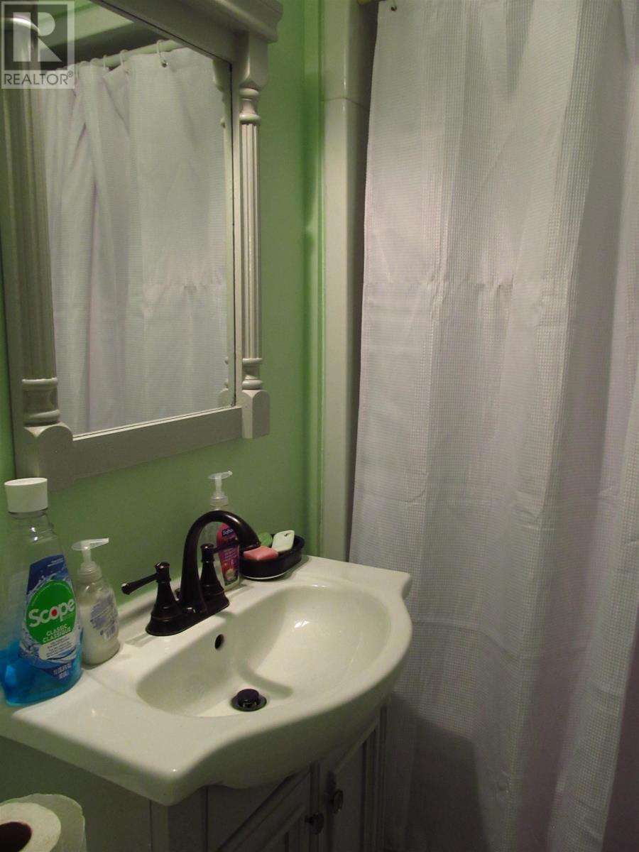 108 Queen St, Longlac, Ontario  P0T 2A0 - Photo 14 - TB252956