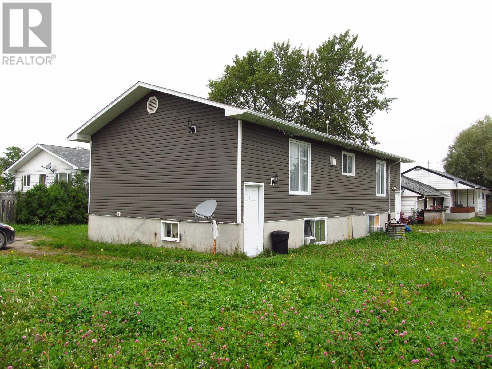 108 Queen St, Longlac, Ontario  P0T 2A0 - Photo 4 - TB252956