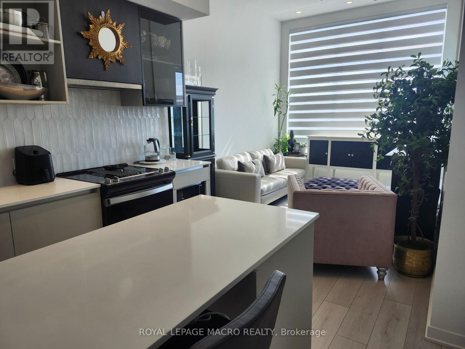 114 - 395 Dundas Street W, Oakville, Ontario  L6M 5R8 - Photo 13 - W12407656