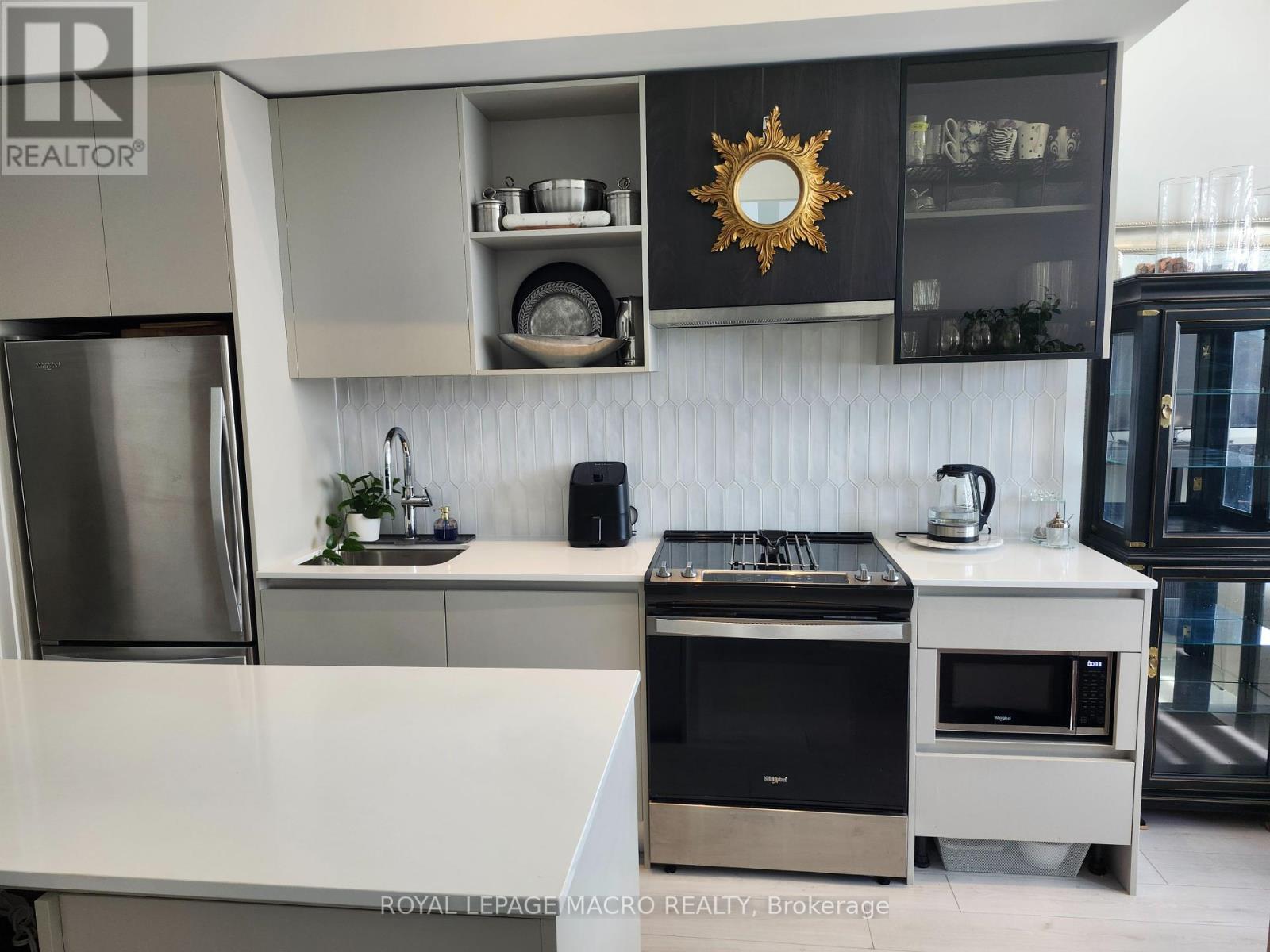 114 - 395 Dundas Street W, Oakville, Ontario  L6M 5R8 - Photo 7 - W12407656