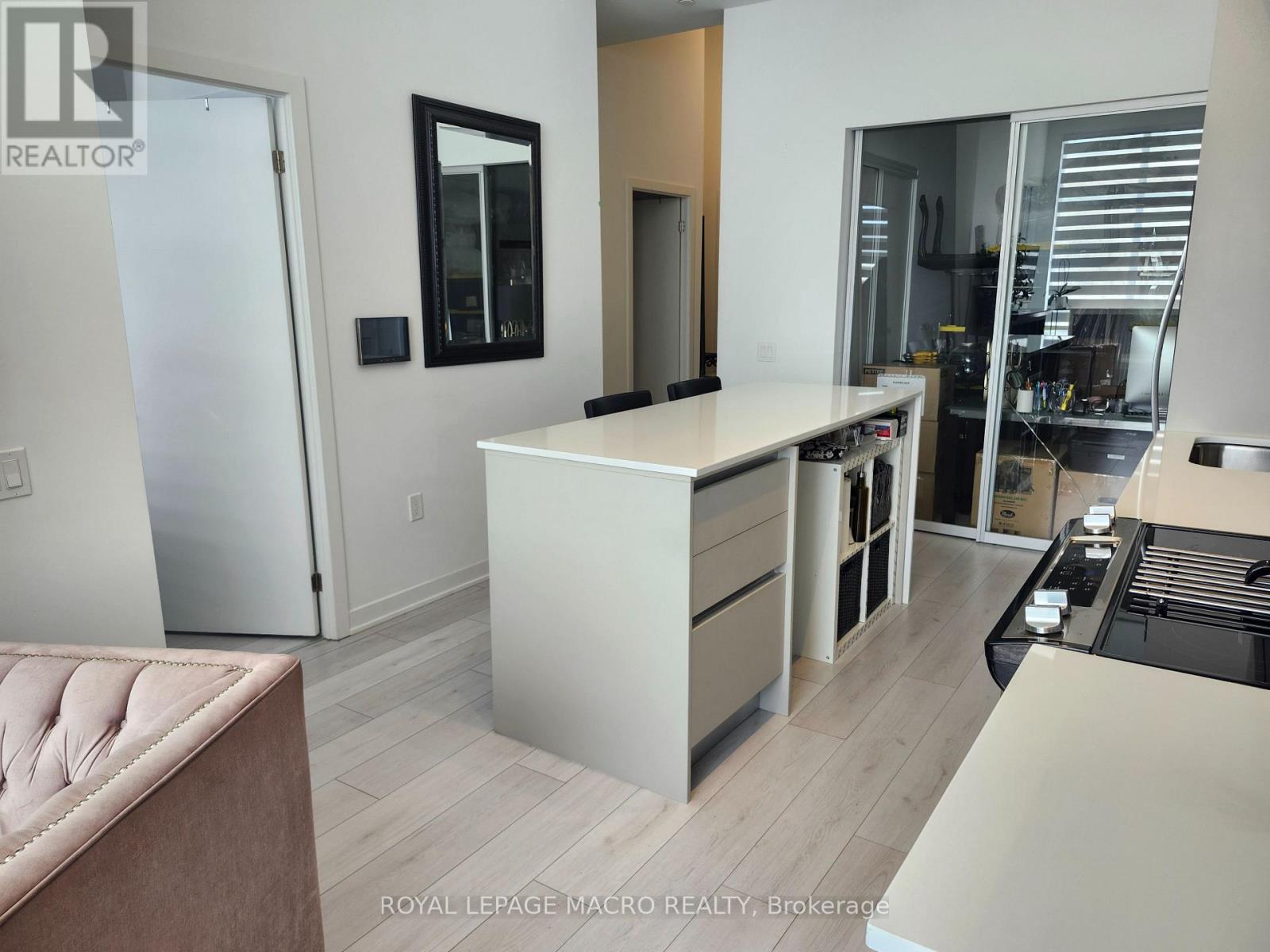 114 - 395 Dundas Street W, Oakville, Ontario  L6M 5R8 - Photo 8 - W12407656