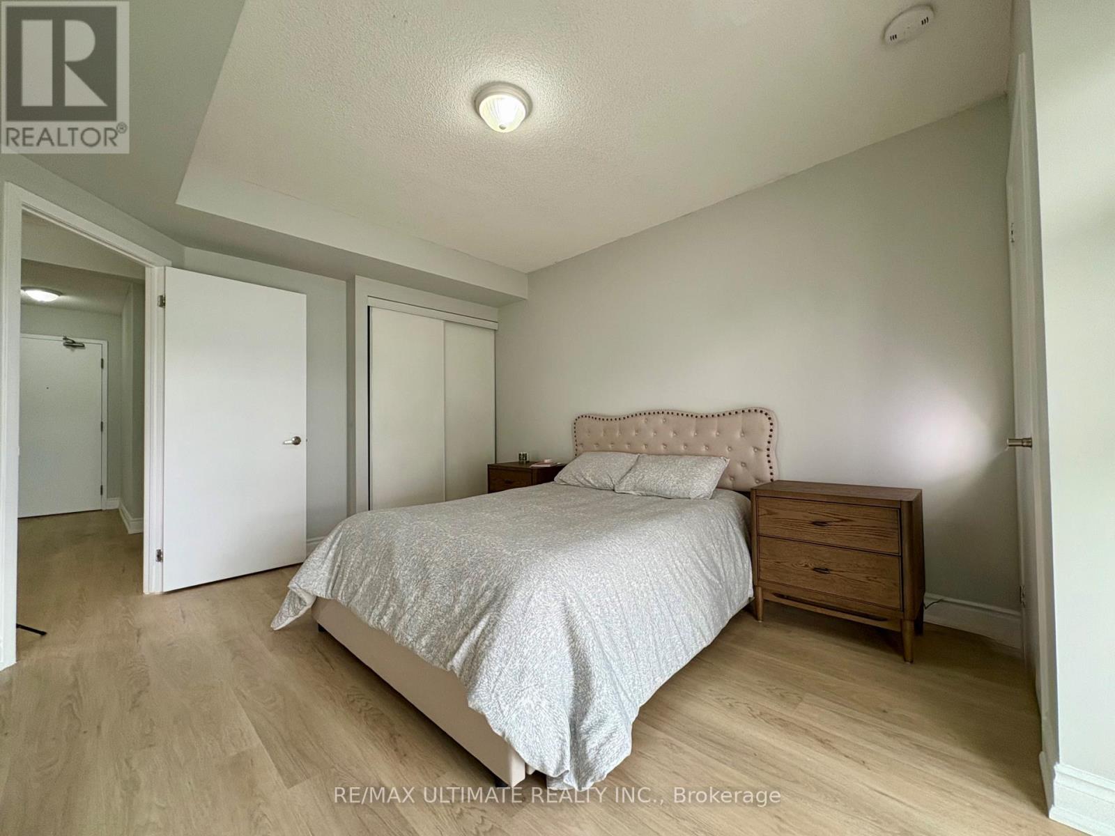 207 - 2464 Weston Road, Toronto (Weston), Ontario  M9M 0A2 - Photo 12 - W12407676