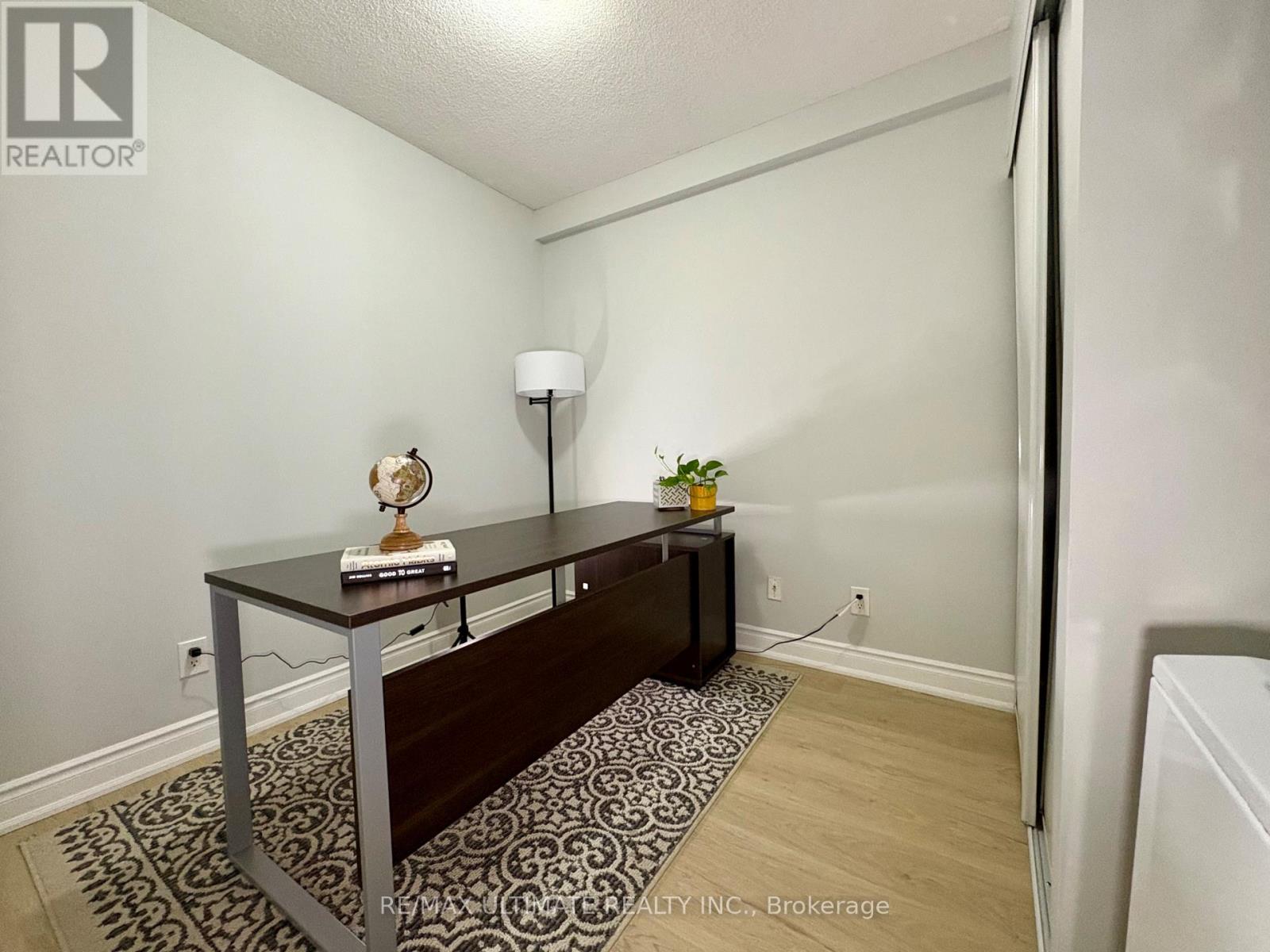 207 - 2464 Weston Road, Toronto (Weston), Ontario  M9M 0A2 - Photo 4 - W12407676