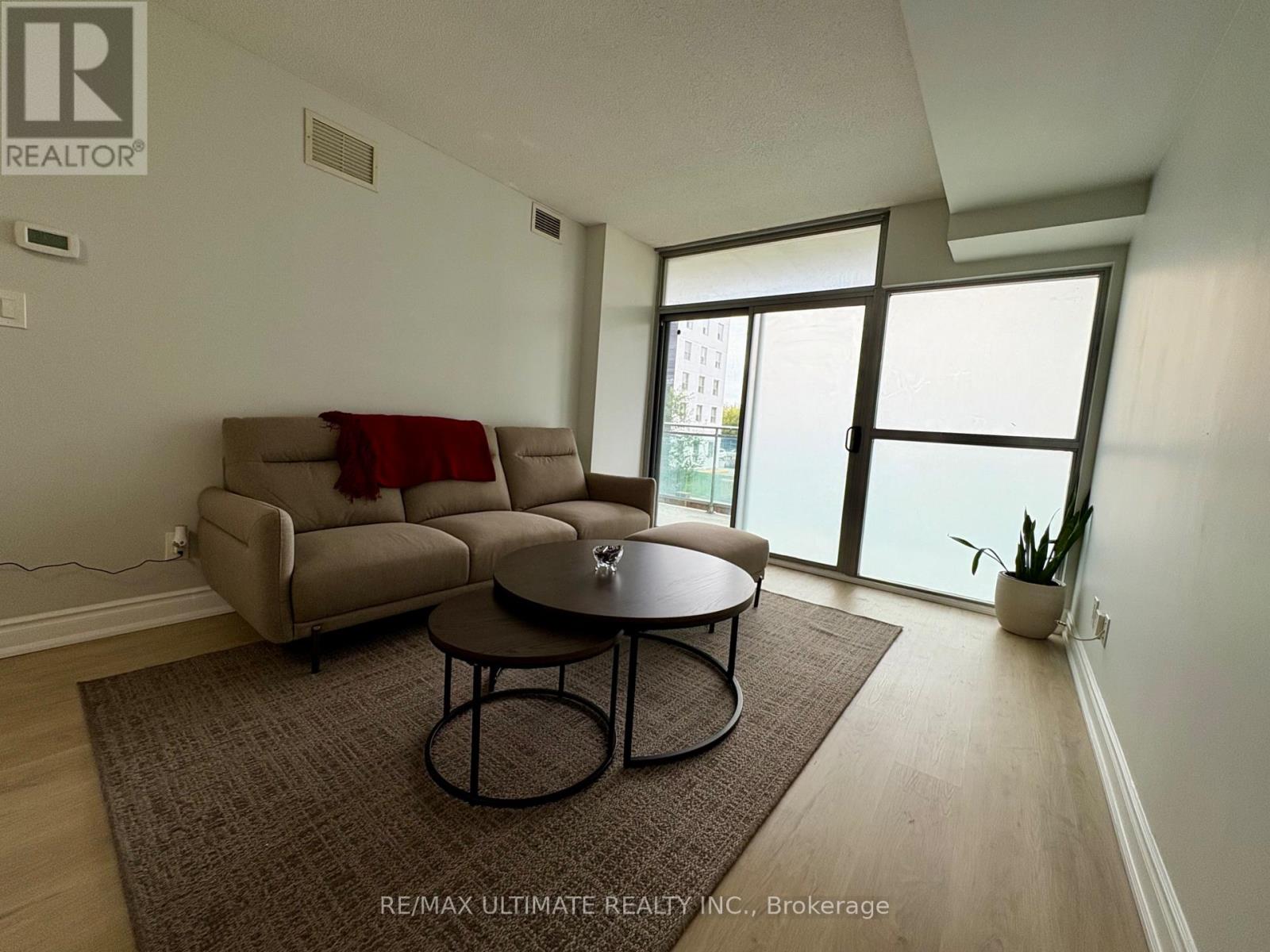 207 - 2464 Weston Road, Toronto (Weston), Ontario  M9M 0A2 - Photo 6 - W12407676