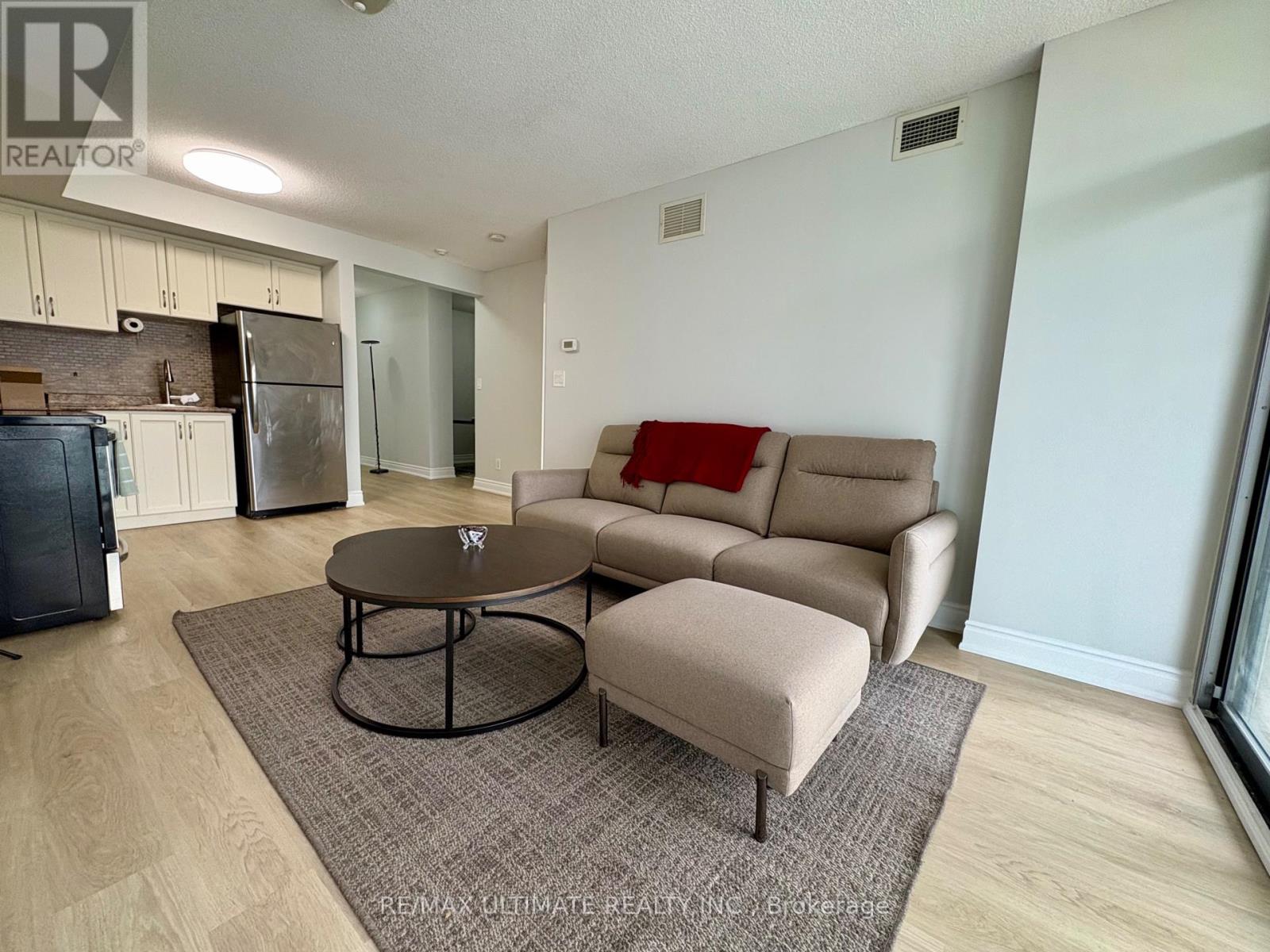 207 - 2464 Weston Road, Toronto (Weston), Ontario  M9M 0A2 - Photo 8 - W12407676