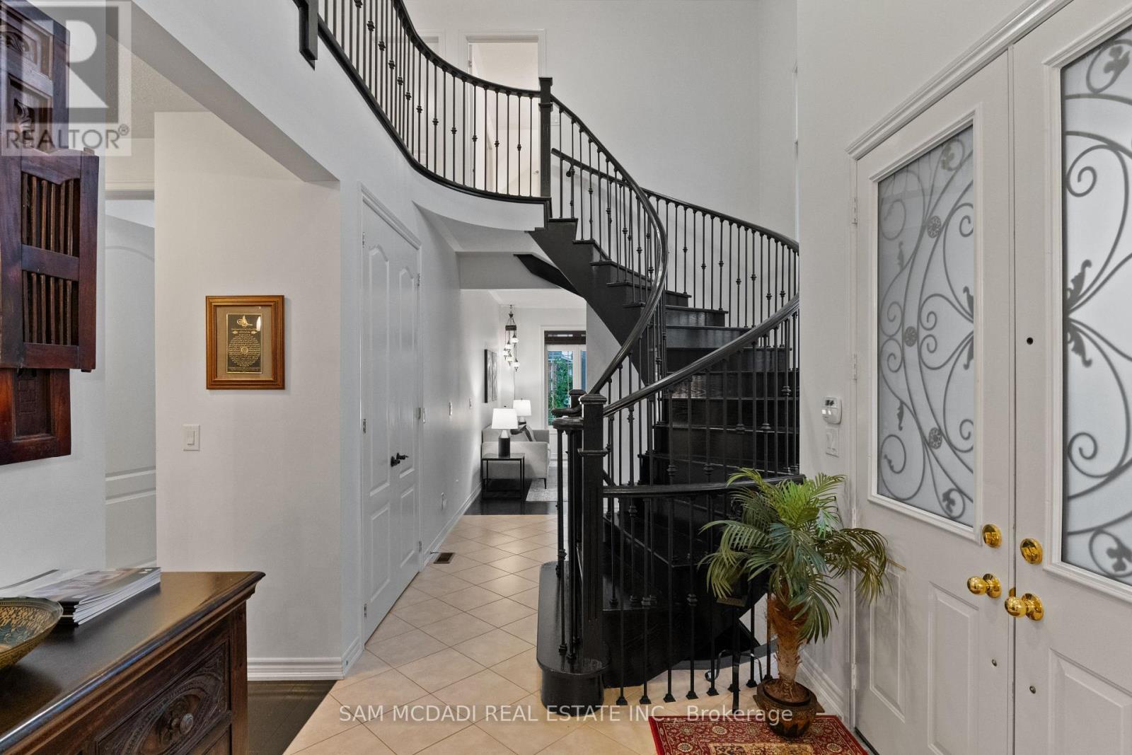 700 Serafini Crescent, Milton, Ontario  L9T 7P4 - Photo 19 - W12407695