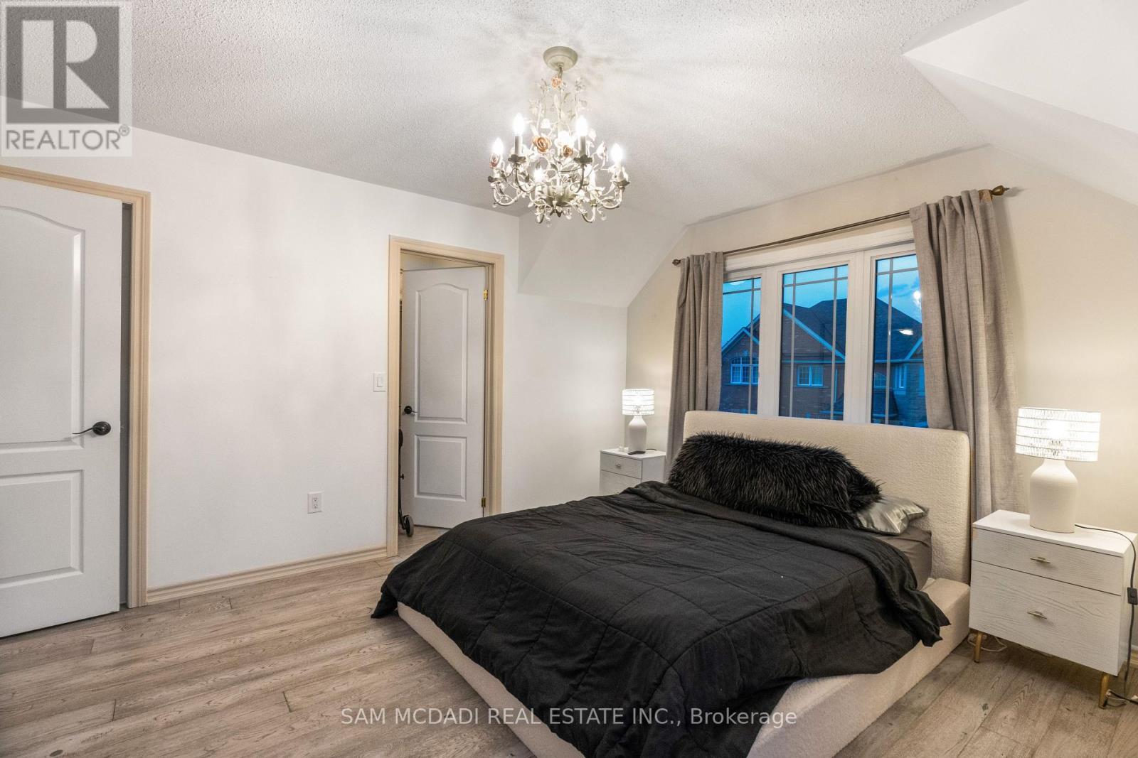 700 Serafini Crescent, Milton, Ontario  L9T 7P4 - Photo 32 - W12407695