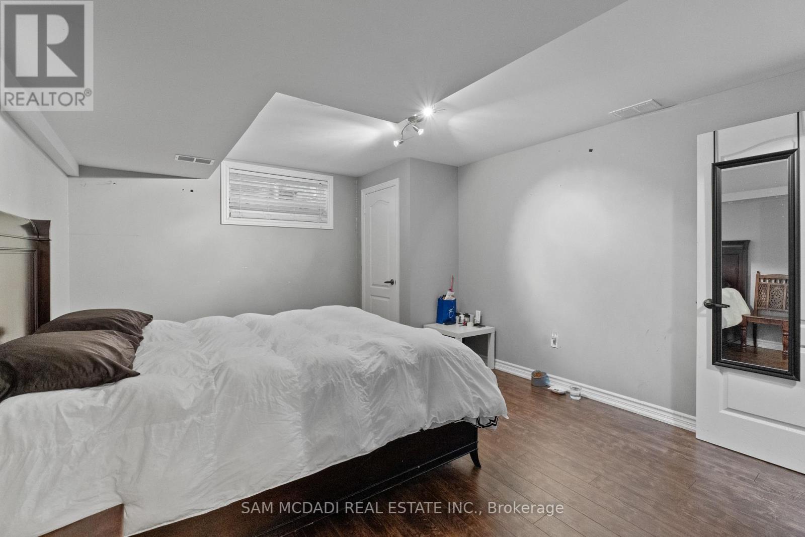 700 Serafini Crescent, Milton, Ontario  L9T 7P4 - Photo 38 - W12407695
