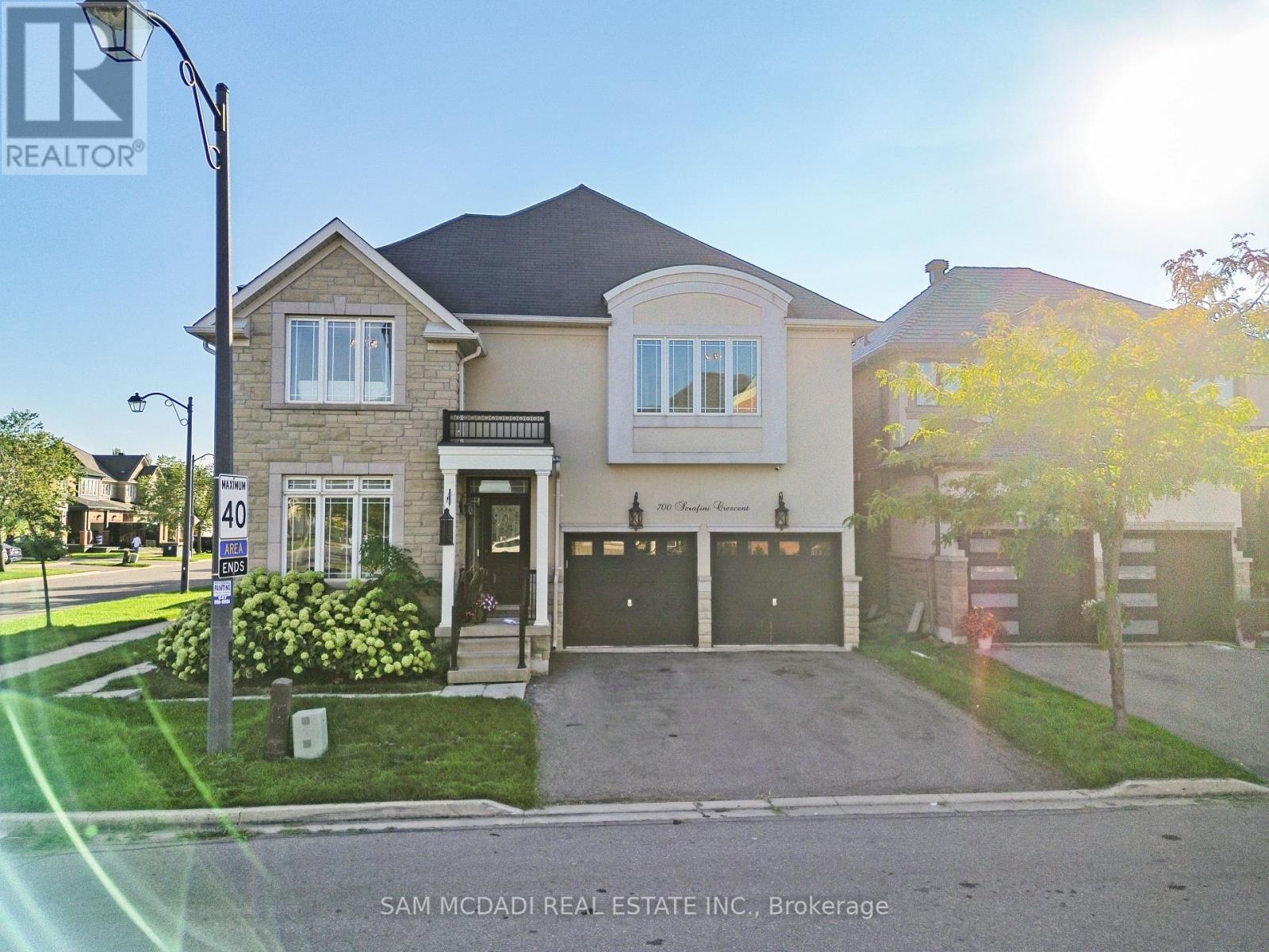700 Serafini Crescent, Milton, Ontario  L9T 7P4 - Photo 46 - W12407695
